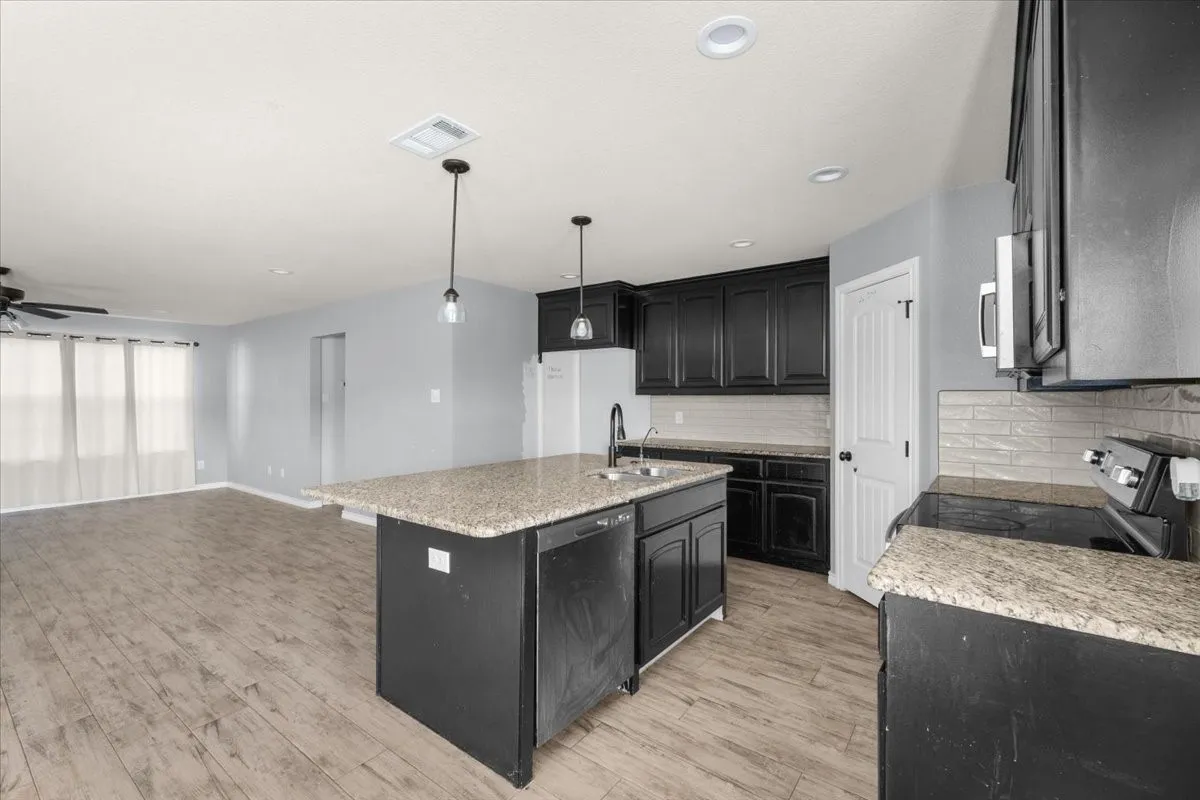 Single Family Residence For Sale in Parker County , 171 Brown Lane, Poolville, Texas 76487, 4 Bedroom, 2 Bathroom, Garage spaces, 1,655 Sqft, built in 2021, mls#21354440, Real Estate Agent in Poolville, Homes For Sale in Parker county, Homes For Sale in Poolville, Realtor in Poolville Texas, Real Estate Brokerage Independent Realty Texas, Luminita Cordes Realtor