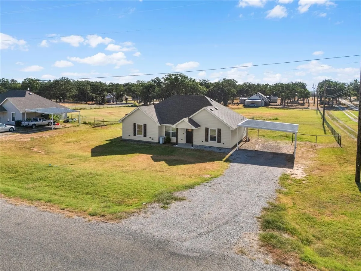 Single Family Residence For Sale in Parker County , 171 Brown Lane, Poolville, Texas 76487, 4 Bedroom, 2 Bathroom, Garage spaces, 1,655 Sqft, built in 2021, mls#21354440, Real Estate Agent in Poolville, Homes For Sale in Parker county, Homes For Sale in Poolville, Realtor in Poolville Texas, Real Estate Brokerage Independent Realty Texas, Luminita Cordes Realtor