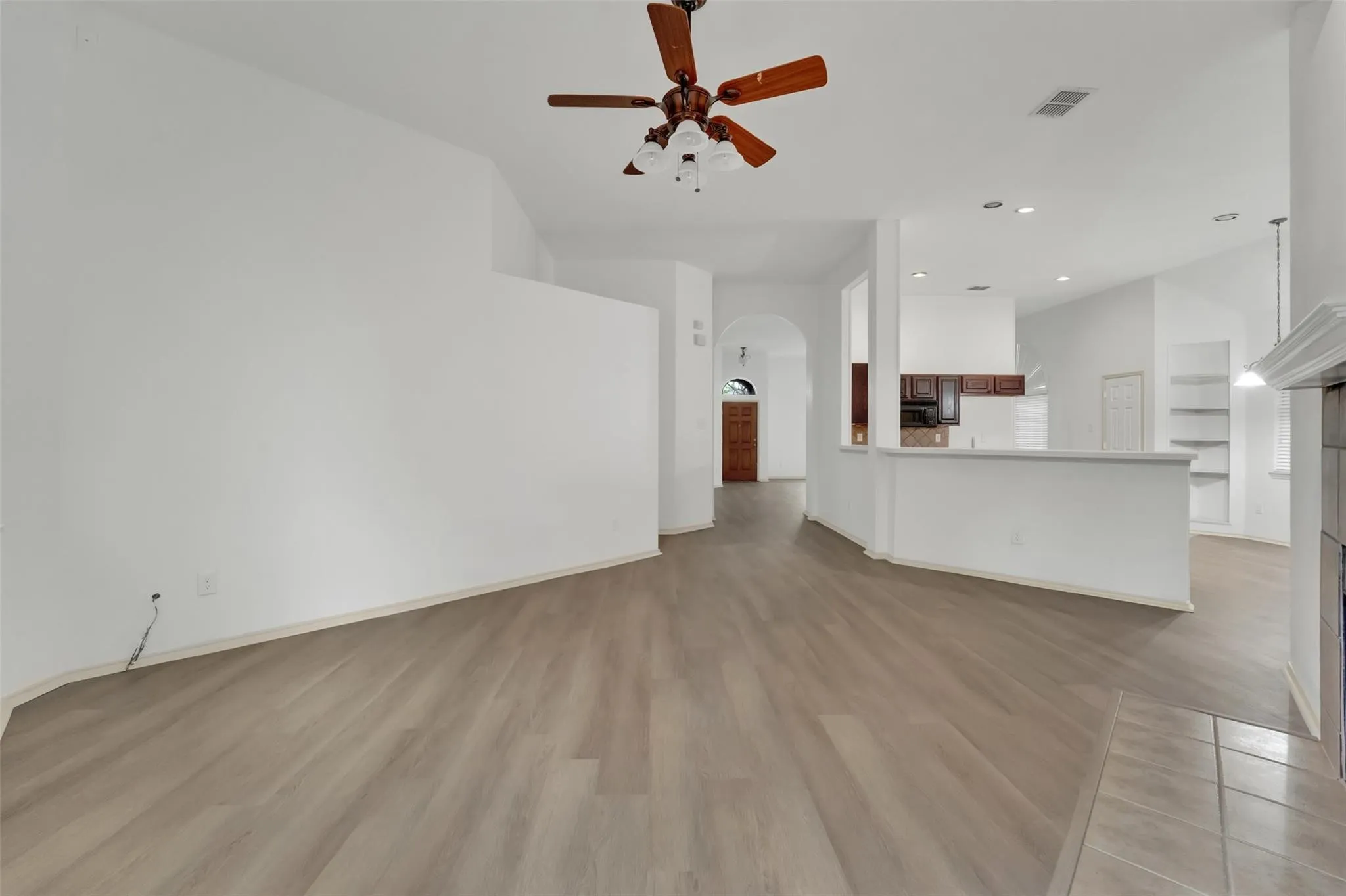 Single Family Residence For Rent in Dallas County , 5106 Petersburg Drive, Rowlett, Texas 75088, 4 Bedroom, 2 Bathroom, 2 Garage spaces, 1,996 Sqft, built in 1999, mls#21359708, Real Estate Agent in Rowlett, Homes For Rent in Dallas county, Homes For Rent in Rowlett, Realtor in Rowlett Texas, Real Estate Brokerage Independent Realty Texas, Luminita Cordes Realtor