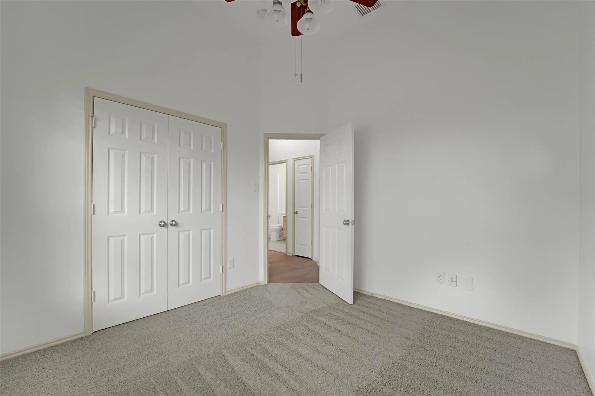 Single Family Residence For Rent in Dallas County , 5106 Petersburg Drive, Rowlett, Texas 75088, 4 Bedroom, 2 Bathroom, 2 Garage spaces, 1,996 Sqft, built in 1999, mls#21359708, Real Estate Agent in Rowlett, Homes For Rent in Dallas county, Homes For Rent in Rowlett, Realtor in Rowlett Texas, Real Estate Brokerage Independent Realty Texas, Luminita Cordes Realtor