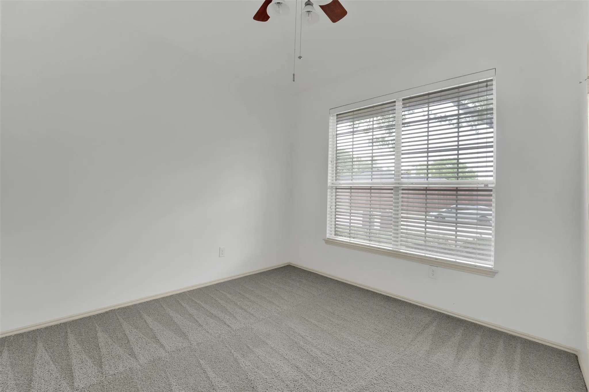 Single Family Residence For Rent in Dallas County , 5106 Petersburg Drive, Rowlett, Texas 75088, 4 Bedroom, 2 Bathroom, 2 Garage spaces, 1,996 Sqft, built in 1999, mls#21359708, Real Estate Agent in Rowlett, Homes For Rent in Dallas county, Homes For Rent in Rowlett, Realtor in Rowlett Texas, Real Estate Brokerage Independent Realty Texas, Luminita Cordes Realtor