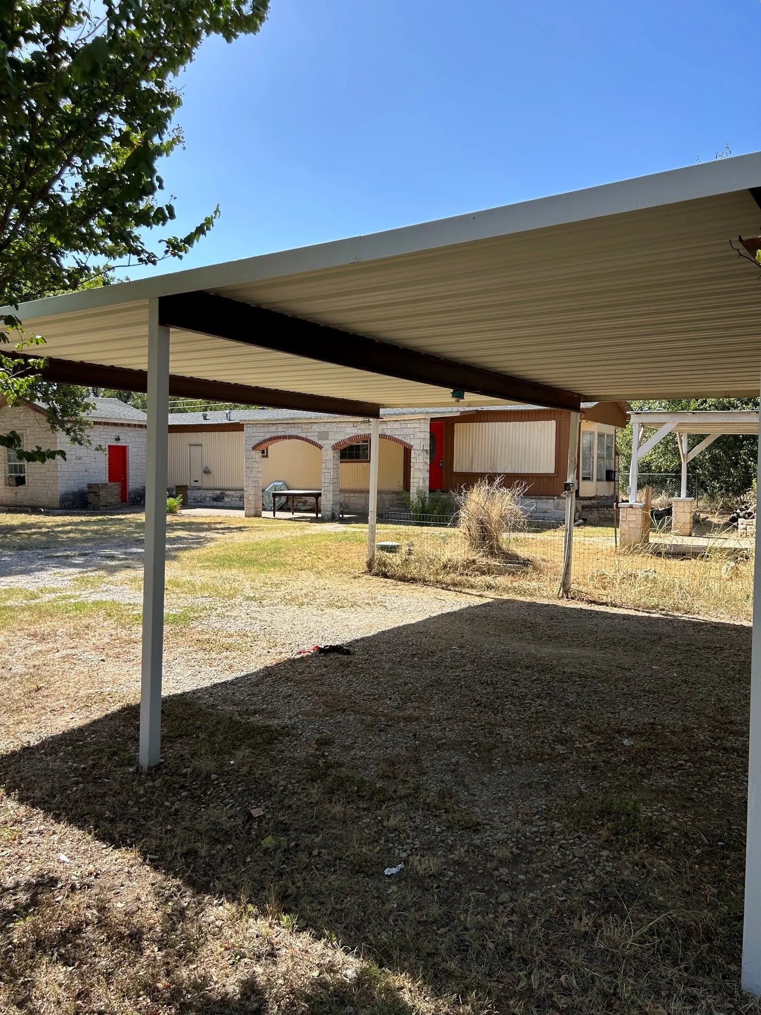 Mobile Home For Sale in Hood County , 3006 Mesquite Drive, Granbury, Texas 76048, 3 Bedroom, 2 Bathroom, Garage spaces, 1,088 Sqft, built in 1983, mls#21358717, Real Estate Agent in Granbury, Homes For Sale in Hood county, Homes For Sale in Granbury, Realtor in Granbury Texas, Real Estate Brokerage Independent Realty Texas, Luminita Cordes Realtor