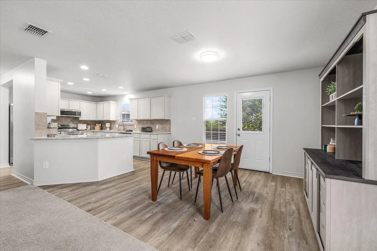 Single Family Residence For Sale in Tarrant County , 4100 Calamar Street, Fort Worth, Texas 76106, 3 Bedroom, 3 Bathroom, 2 Garage spaces, 1,990 Sqft, built in 2006, mls#21355321, Real Estate Agent in Fort Worth, Homes For Sale in Tarrant county, Homes For Sale in Fort Worth, Realtor in Fort Worth Texas, Real Estate Brokerage Independent Realty Texas, Luminita Cordes Realtor