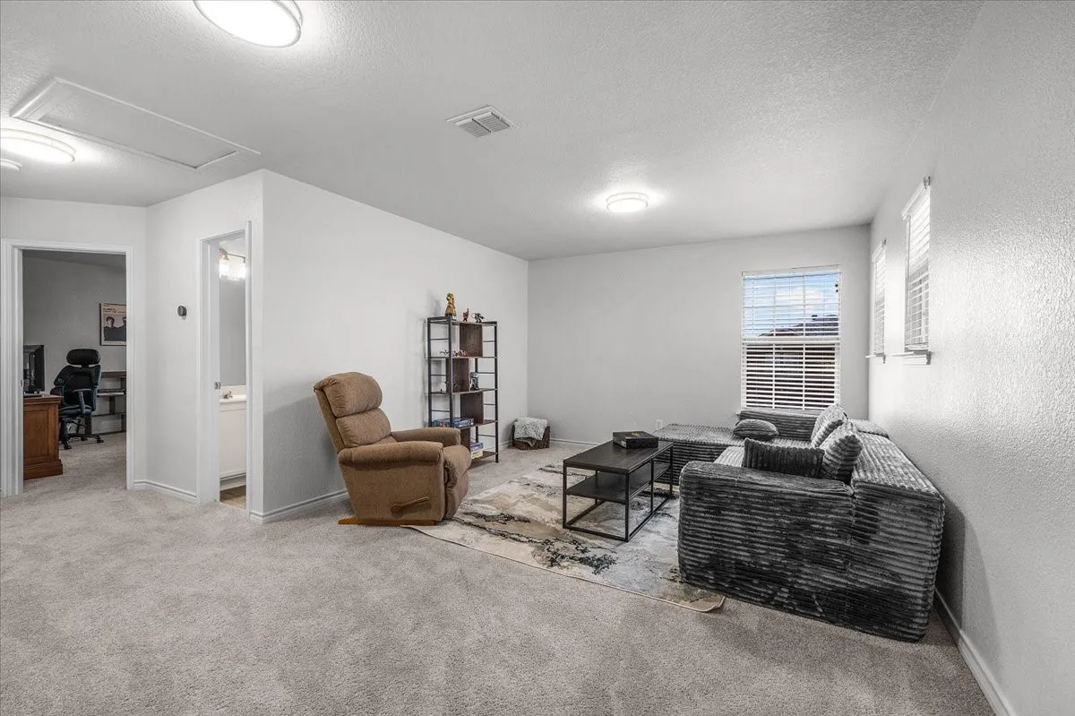Single Family Residence For Sale in Tarrant County , 4100 Calamar Street, Fort Worth, Texas 76106, 3 Bedroom, 3 Bathroom, 2 Garage spaces, 1,990 Sqft, built in 2006, mls#21355321, Real Estate Agent in Fort Worth, Homes For Sale in Tarrant county, Homes For Sale in Fort Worth, Realtor in Fort Worth Texas, Real Estate Brokerage Independent Realty Texas, Luminita Cordes Realtor