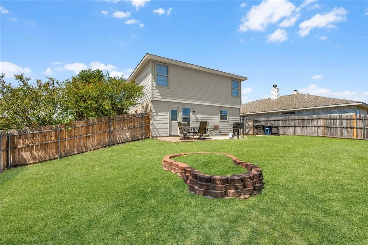 Single Family Residence For Sale in Tarrant County , 4100 Calamar Street, Fort Worth, Texas 76106, 3 Bedroom, 3 Bathroom, 2 Garage spaces, 1,990 Sqft, built in 2006, mls#21355321, Real Estate Agent in Fort Worth, Homes For Sale in Tarrant county, Homes For Sale in Fort Worth, Realtor in Fort Worth Texas, Real Estate Brokerage Independent Realty Texas, Luminita Cordes Realtor
