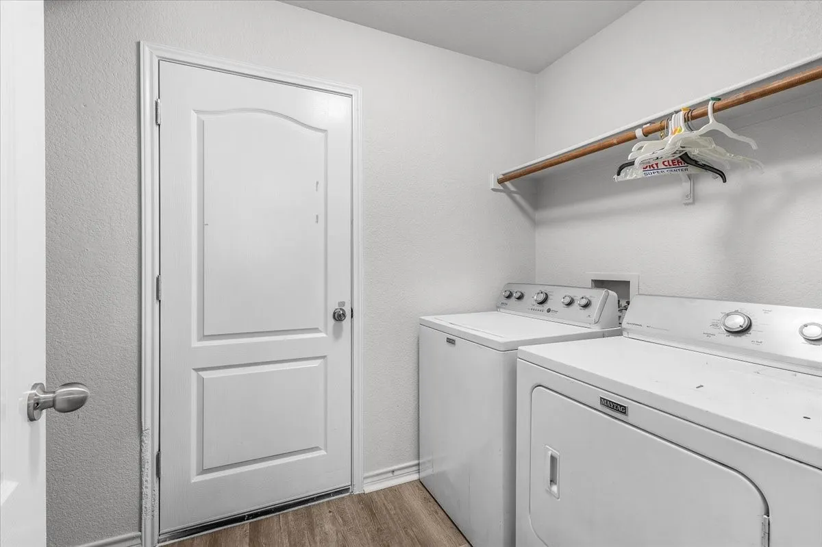 Single Family Residence For Sale in Tarrant County , 4100 Calamar Street, Fort Worth, Texas 76106, 3 Bedroom, 3 Bathroom, 2 Garage spaces, 1,990 Sqft, built in 2006, mls#21355321, Real Estate Agent in Fort Worth, Homes For Sale in Tarrant county, Homes For Sale in Fort Worth, Realtor in Fort Worth Texas, Real Estate Brokerage Independent Realty Texas, Luminita Cordes Realtor