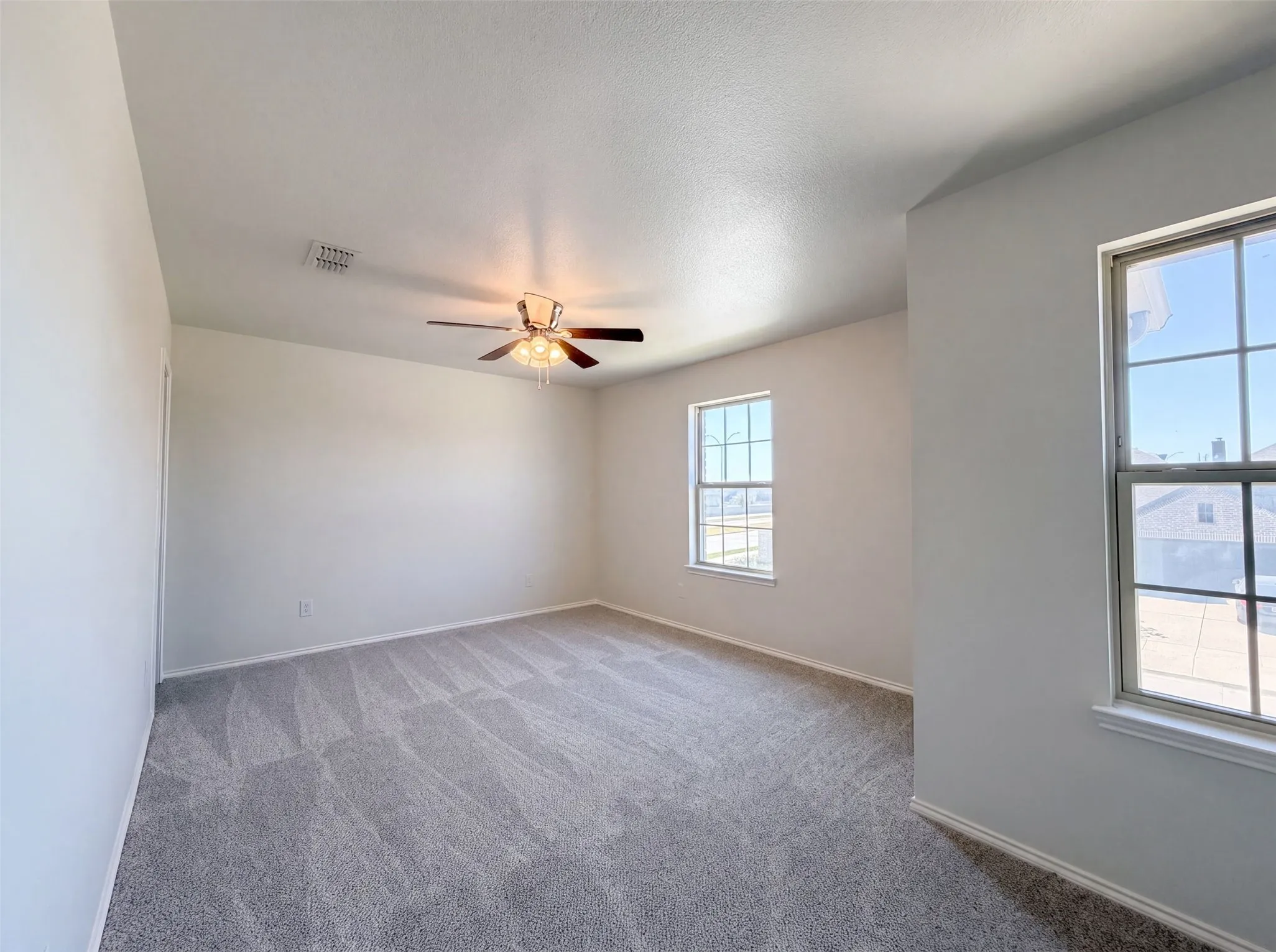Single Family Residence For Sale in Tarrant County , 5904 Saddle Pack Drive, Fort Worth, Texas 76123, 4 Bedroom, 3 Bathroom, 2 Garage spaces, 2,901 Sqft, built in 2020, mls#21357396, Real Estate Agent in Fort Worth, Homes For Sale in Tarrant county, Homes For Sale in Fort Worth, Realtor in Fort Worth Texas, Real Estate Brokerage Independent Realty Texas, Luminita Cordes Realtor