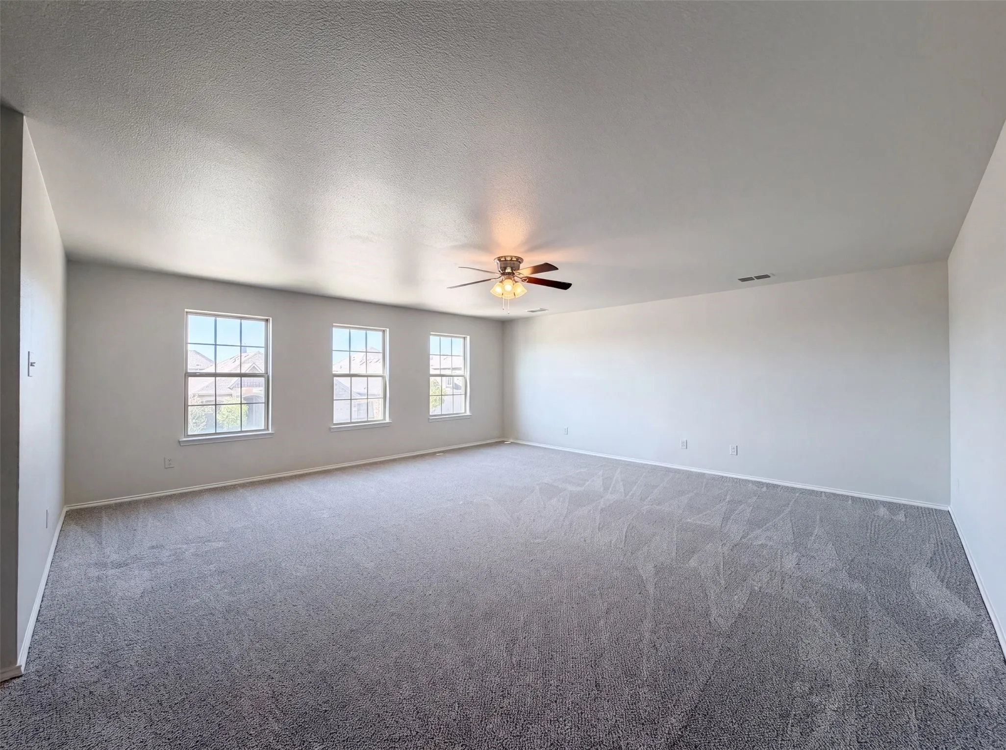 Single Family Residence For Sale in Tarrant County , 5904 Saddle Pack Drive, Fort Worth, Texas 76123, 4 Bedroom, 3 Bathroom, 2 Garage spaces, 2,901 Sqft, built in 2020, mls#21357396, Real Estate Agent in Fort Worth, Homes For Sale in Tarrant county, Homes For Sale in Fort Worth, Realtor in Fort Worth Texas, Real Estate Brokerage Independent Realty Texas, Luminita Cordes Realtor