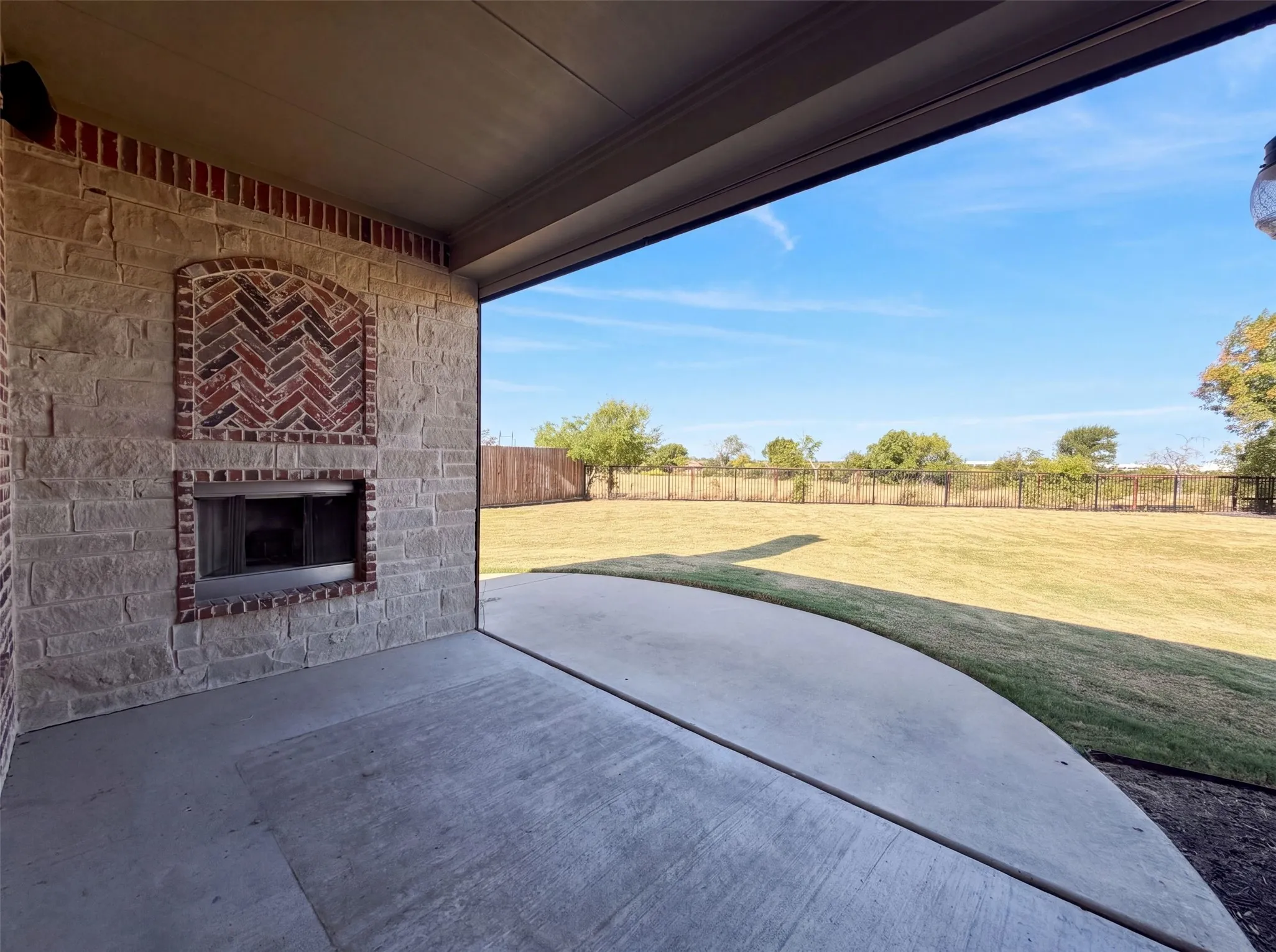 Single Family Residence For Sale in Denton County , 15133 Seventeen Lakes Boulevard, Fort Worth, Texas 76262, 4 Bedroom, 3 Bathroom, 3 Garage spaces, 3,406 Sqft, built in 2015, mls#21357933, Real Estate Agent in Fort Worth, Homes For Sale in Denton county, Homes For Sale in Fort Worth, Realtor in Fort Worth Texas, Real Estate Brokerage Independent Realty Texas, Luminita Cordes Realtor
