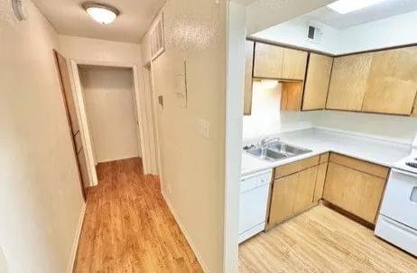Apartment For Rent in Denton County , 1115 N Austin Street, Denton, Texas 76201, 2 Bedroom, 1 Bathroom, Garage spaces, 855 Sqft, built in 1970, Price $900, mls#21358860, Real Estate Agent in Denton, Homes For Rent in Denton county, Homes For Rent in Denton, Realtor in Denton Texas, Real Estate Brokerage Independent Realty Texas, Luminita Cordes Realtor