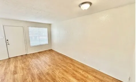 Apartment For Rent in Denton County , 1115 N Austin Street, Denton, Texas 76201, 2 Bedroom, 1 Bathroom, Garage spaces, 855 Sqft, built in 1970, Price $900, mls#21358860, Real Estate Agent in Denton, Homes For Rent in Denton county, Homes For Rent in Denton, Realtor in Denton Texas, Real Estate Brokerage Independent Realty Texas, Luminita Cordes Realtor