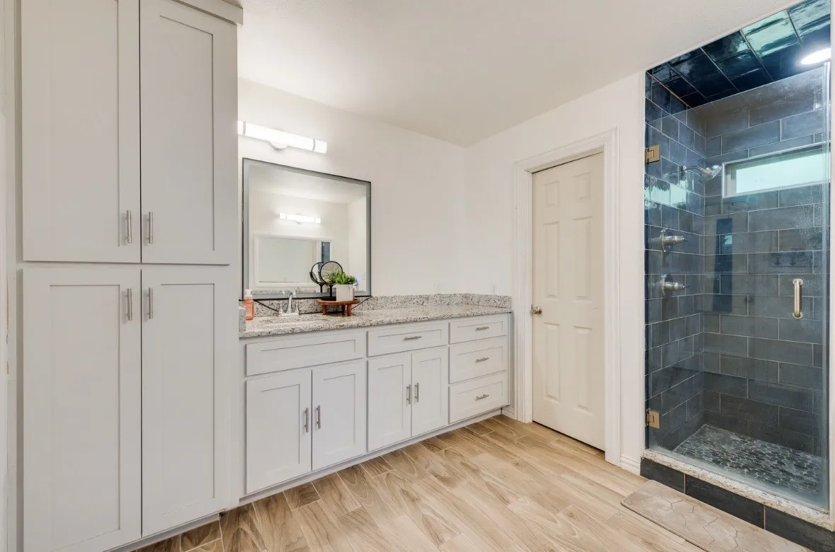 Single Family Residence For Sale in Tarrant County , 4024 Calmont Avenue, Fort Worth, Texas 76107, 4 Bedroom, 2 Bathroom, 1 Garage spaces, 1,743 Sqft, built in 1940, mls#21356148, Real Estate Agent in Fort Worth, Homes For Sale in Tarrant county, Homes For Sale in Fort Worth, Realtor in Fort Worth Texas, Real Estate Brokerage Independent Realty Texas, Luminita Cordes Realtor