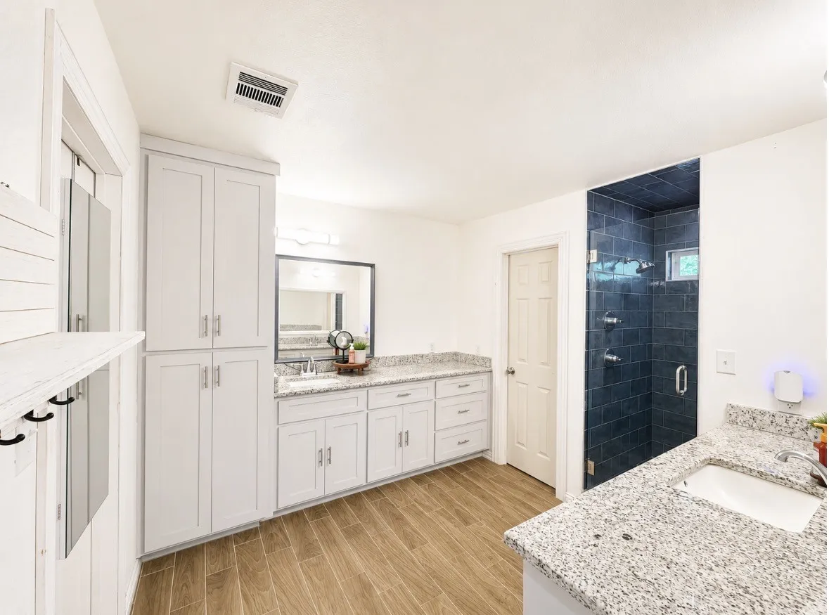 Single Family Residence For Sale in Tarrant County , 4024 Calmont Avenue, Fort Worth, Texas 76107, 4 Bedroom, 2 Bathroom, 1 Garage spaces, 1,743 Sqft, built in 1940, mls#21356148, Real Estate Agent in Fort Worth, Homes For Sale in Tarrant county, Homes For Sale in Fort Worth, Realtor in Fort Worth Texas, Real Estate Brokerage Independent Realty Texas, Luminita Cordes Realtor