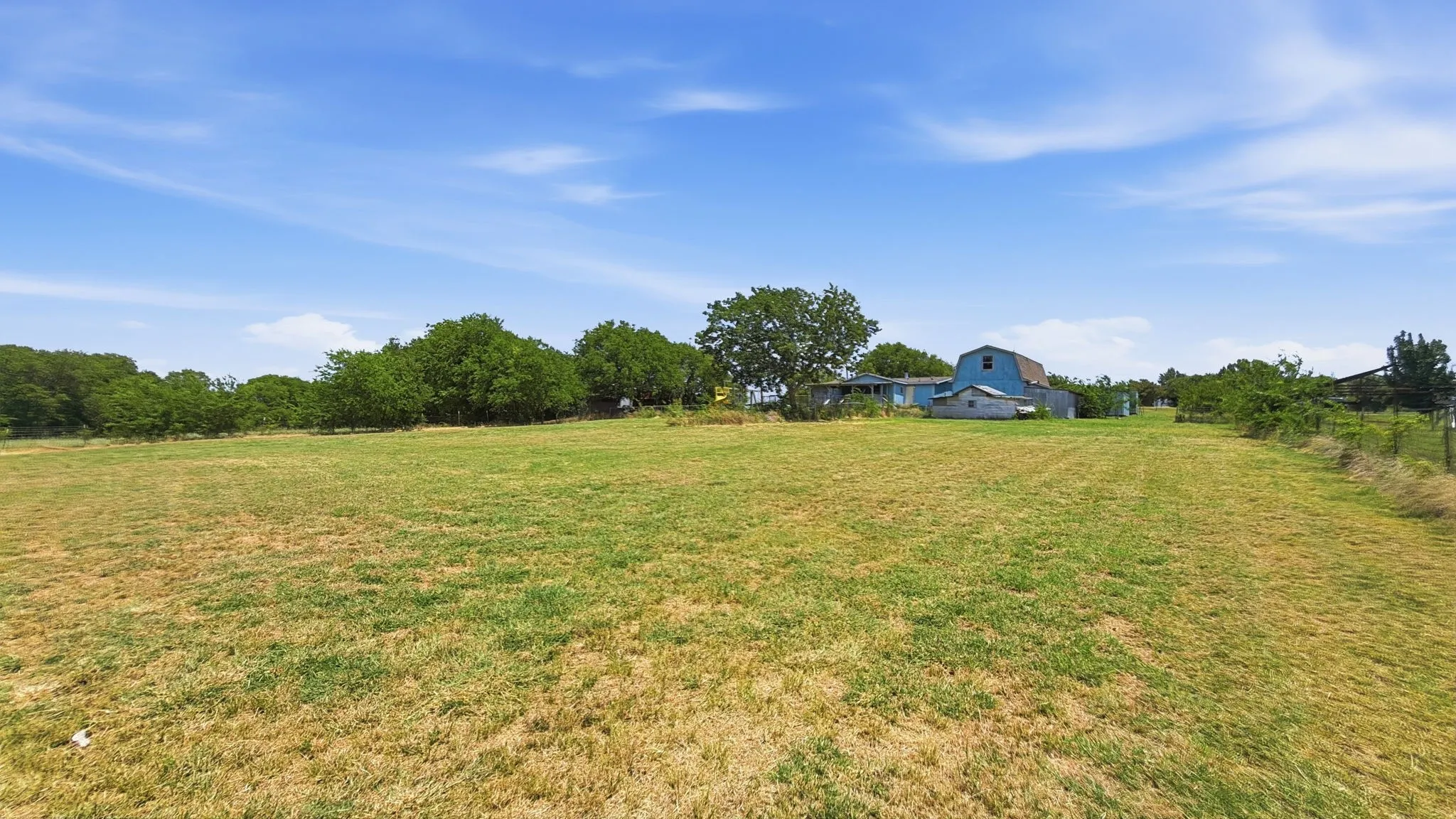 Mobile Home For Sale in Wise County , 136 Wilson Court, New Fairview, Texas 76078, 3 Bedroom, 2 Bathroom, Garage spaces, 1,176 Sqft, built in 1996, Price $150,000, mls#21348668, Real Estate Agent in New Fairview, Homes For Sale in Wise county, Homes For Sale in New Fairview, Realtor in New Fairview Texas, Real Estate Brokerage Independent Realty Texas, Luminita Cordes Realtor
