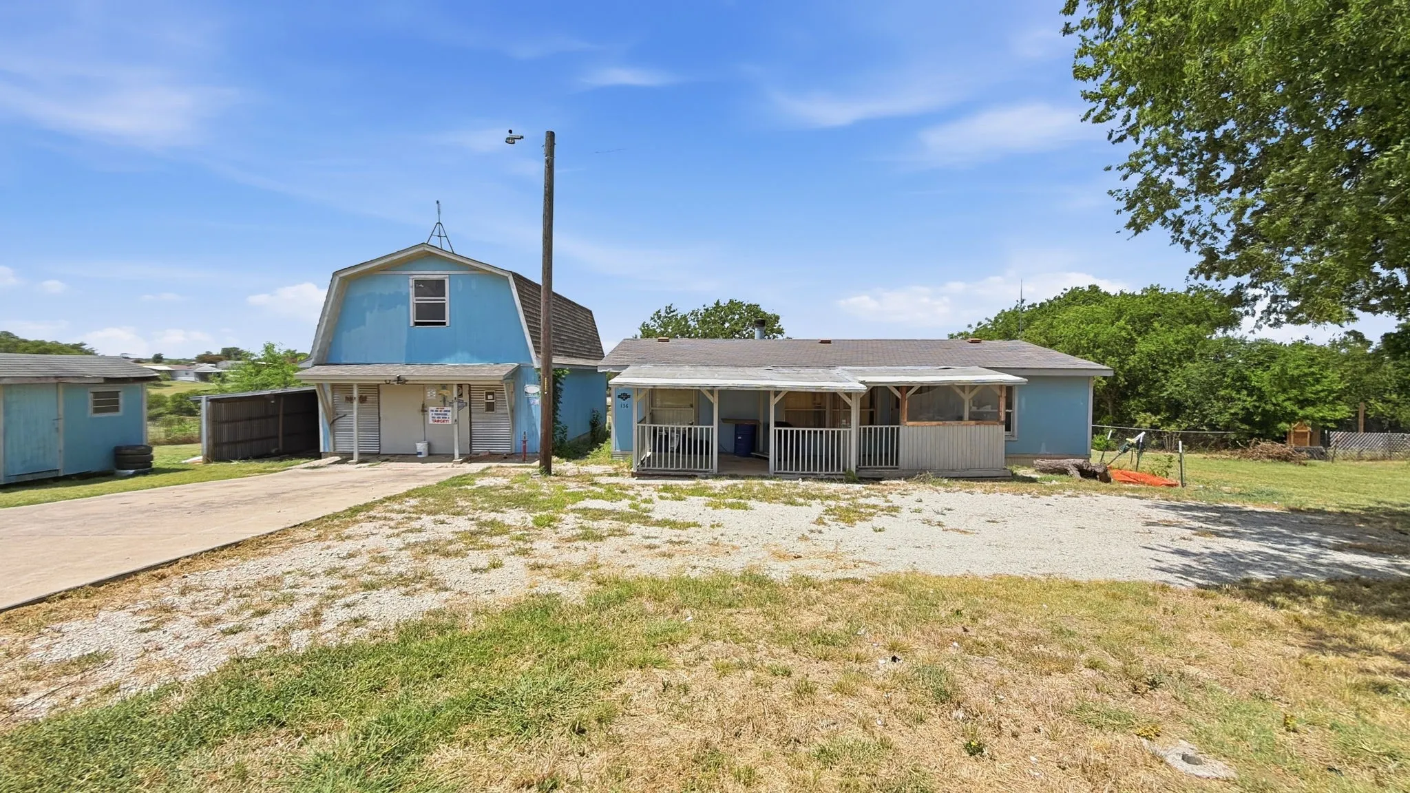 Mobile Home For Sale in Wise County , 136 Wilson Court, New Fairview, Texas 76078, 3 Bedroom, 2 Bathroom, Garage spaces, 1,176 Sqft, built in 1996, Price $150,000, mls#21348668, Real Estate Agent in New Fairview, Homes For Sale in Wise county, Homes For Sale in New Fairview, Realtor in New Fairview Texas, Real Estate Brokerage Independent Realty Texas, Luminita Cordes Realtor