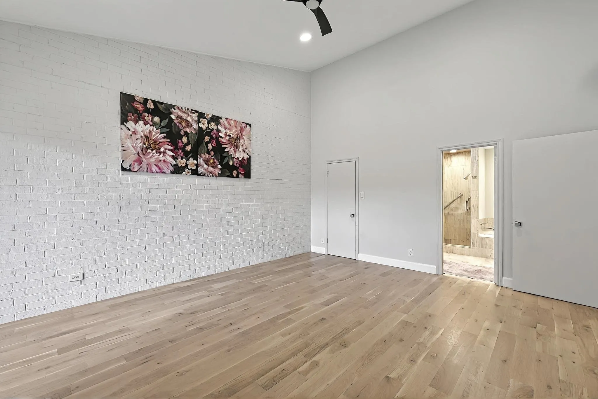 Townhouse For Rent in Tarrant County , 3701 Hulen Park Drive, Fort Worth, Texas 76109, 3 Bedroom, 2 Bathroom, 2 Garage spaces, 2,172 Sqft, built in 1974, mls#21359725, Real Estate Agent in Fort Worth, Homes For Rent in Tarrant county, Homes For Rent in Fort Worth, Realtor in Fort Worth Texas, Real Estate Brokerage Independent Realty Texas, Luminita Cordes Realtor
