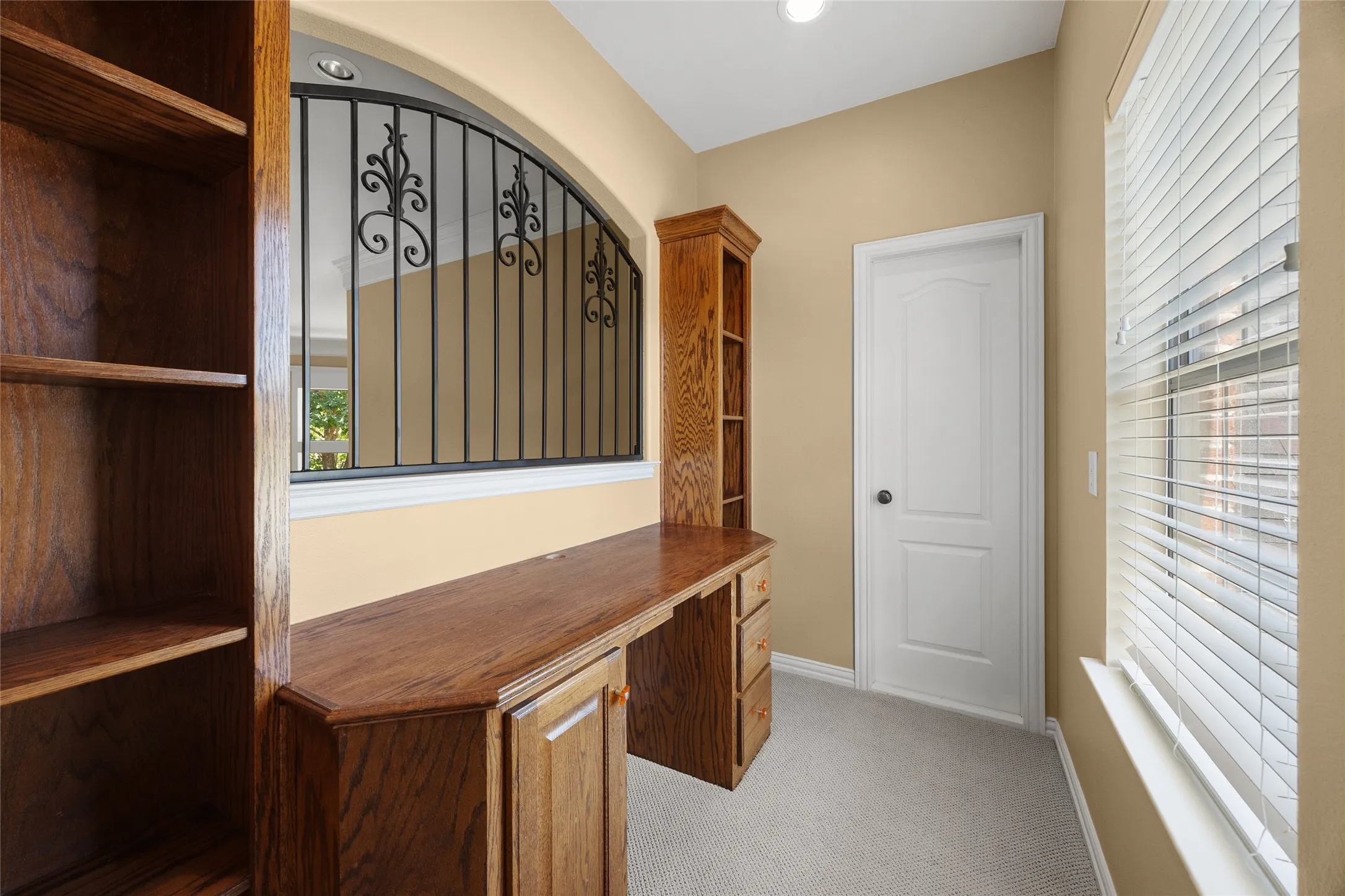 Single Family Residence For Sale in Rockwall County , 2409 Legend Drive, Heath, Texas 75032, 5 Bedroom, 5 Bathroom, 3 Garage spaces, 3,788 Sqft, built in 1999, mls#21359047, Real Estate Agent in Heath, Homes For Sale in Rockwall county, Homes For Sale in Heath, Realtor in Heath Texas, Real Estate Brokerage Independent Realty Texas, Luminita Cordes Realtor