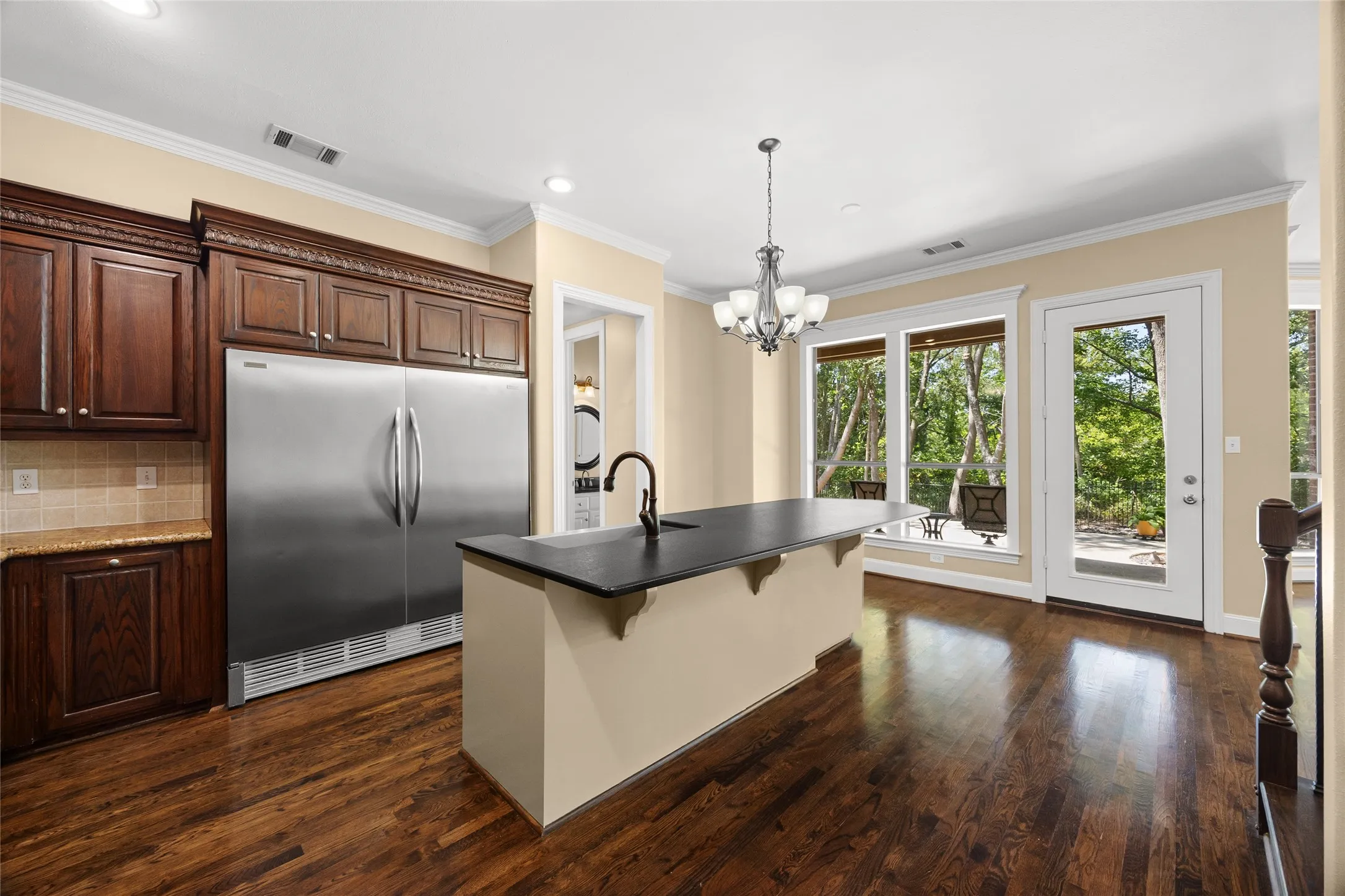 Single Family Residence For Sale in Rockwall County , 2409 Legend Drive, Heath, Texas 75032, 5 Bedroom, 5 Bathroom, 3 Garage spaces, 3,788 Sqft, built in 1999, mls#21359047, Real Estate Agent in Heath, Homes For Sale in Rockwall county, Homes For Sale in Heath, Realtor in Heath Texas, Real Estate Brokerage Independent Realty Texas, Luminita Cordes Realtor