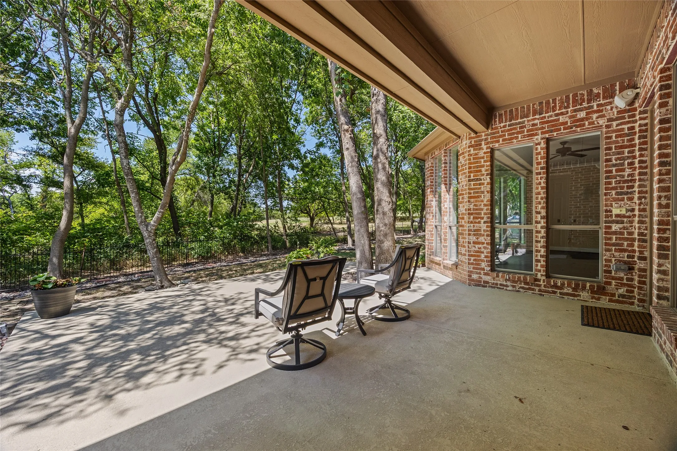 Single Family Residence For Sale in Rockwall County , 2409 Legend Drive, Heath, Texas 75032, 5 Bedroom, 5 Bathroom, 3 Garage spaces, 3,788 Sqft, built in 1999, mls#21359047, Real Estate Agent in Heath, Homes For Sale in Rockwall county, Homes For Sale in Heath, Realtor in Heath Texas, Real Estate Brokerage Independent Realty Texas, Luminita Cordes Realtor