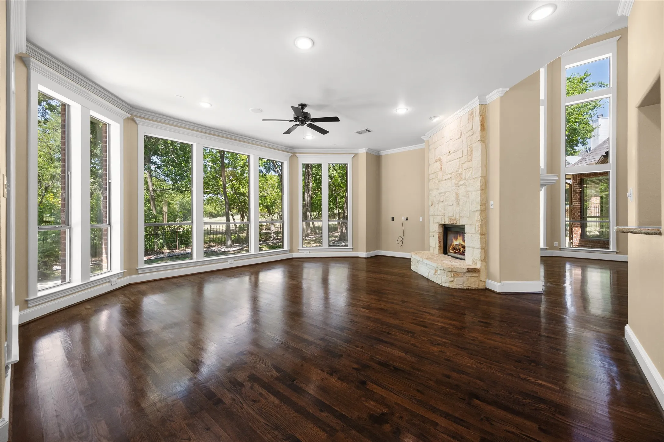 Single Family Residence For Sale in Rockwall County , 2409 Legend Drive, Heath, Texas 75032, 5 Bedroom, 5 Bathroom, 3 Garage spaces, 3,788 Sqft, built in 1999, mls#21359047, Real Estate Agent in Heath, Homes For Sale in Rockwall county, Homes For Sale in Heath, Realtor in Heath Texas, Real Estate Brokerage Independent Realty Texas, Luminita Cordes Realtor