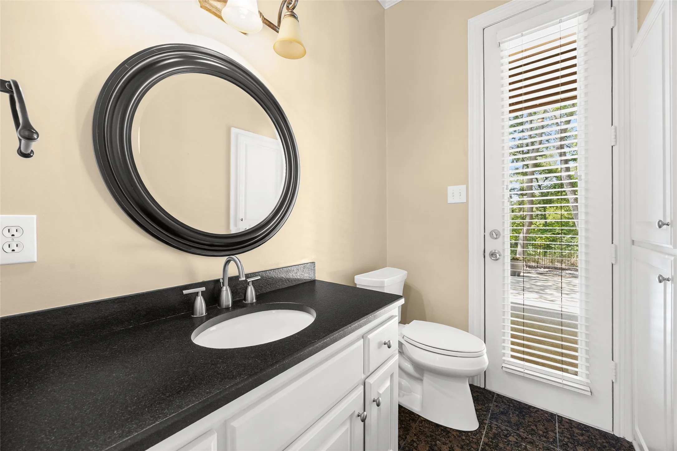 Single Family Residence For Sale in Rockwall County , 2409 Legend Drive, Heath, Texas 75032, 5 Bedroom, 5 Bathroom, 3 Garage spaces, 3,788 Sqft, built in 1999, mls#21359047, Real Estate Agent in Heath, Homes For Sale in Rockwall county, Homes For Sale in Heath, Realtor in Heath Texas, Real Estate Brokerage Independent Realty Texas, Luminita Cordes Realtor