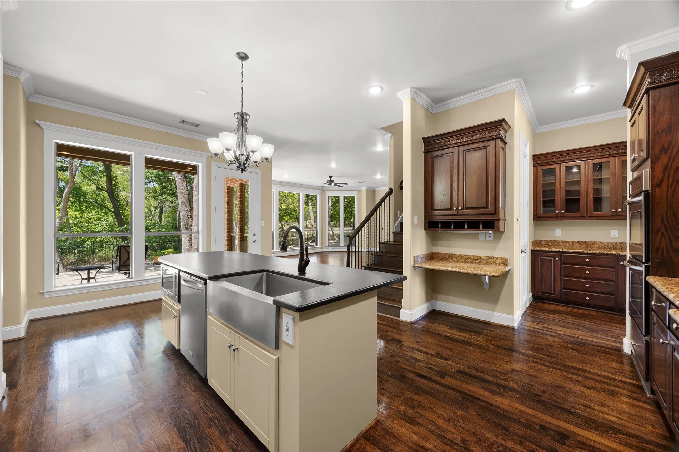 Single Family Residence For Sale in Rockwall County , 2409 Legend Drive, Heath, Texas 75032, 5 Bedroom, 5 Bathroom, 3 Garage spaces, 3,788 Sqft, built in 1999, mls#21359047, Real Estate Agent in Heath, Homes For Sale in Rockwall county, Homes For Sale in Heath, Realtor in Heath Texas, Real Estate Brokerage Independent Realty Texas, Luminita Cordes Realtor