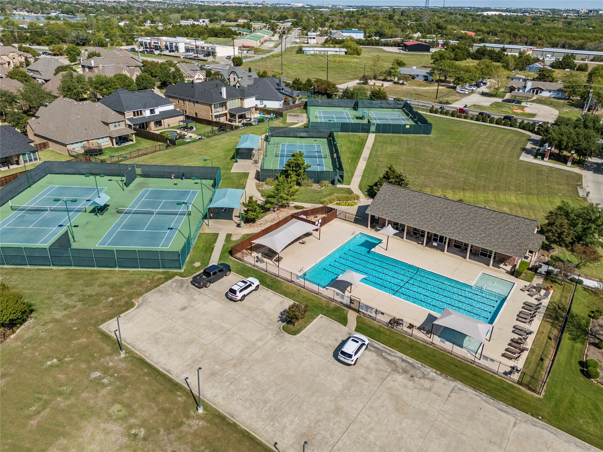 Single Family Residence For Sale in Rockwall County , 2409 Legend Drive, Heath, Texas 75032, 5 Bedroom, 5 Bathroom, 3 Garage spaces, 3,788 Sqft, built in 1999, mls#21359047, Real Estate Agent in Heath, Homes For Sale in Rockwall county, Homes For Sale in Heath, Realtor in Heath Texas, Real Estate Brokerage Independent Realty Texas, Luminita Cordes Realtor