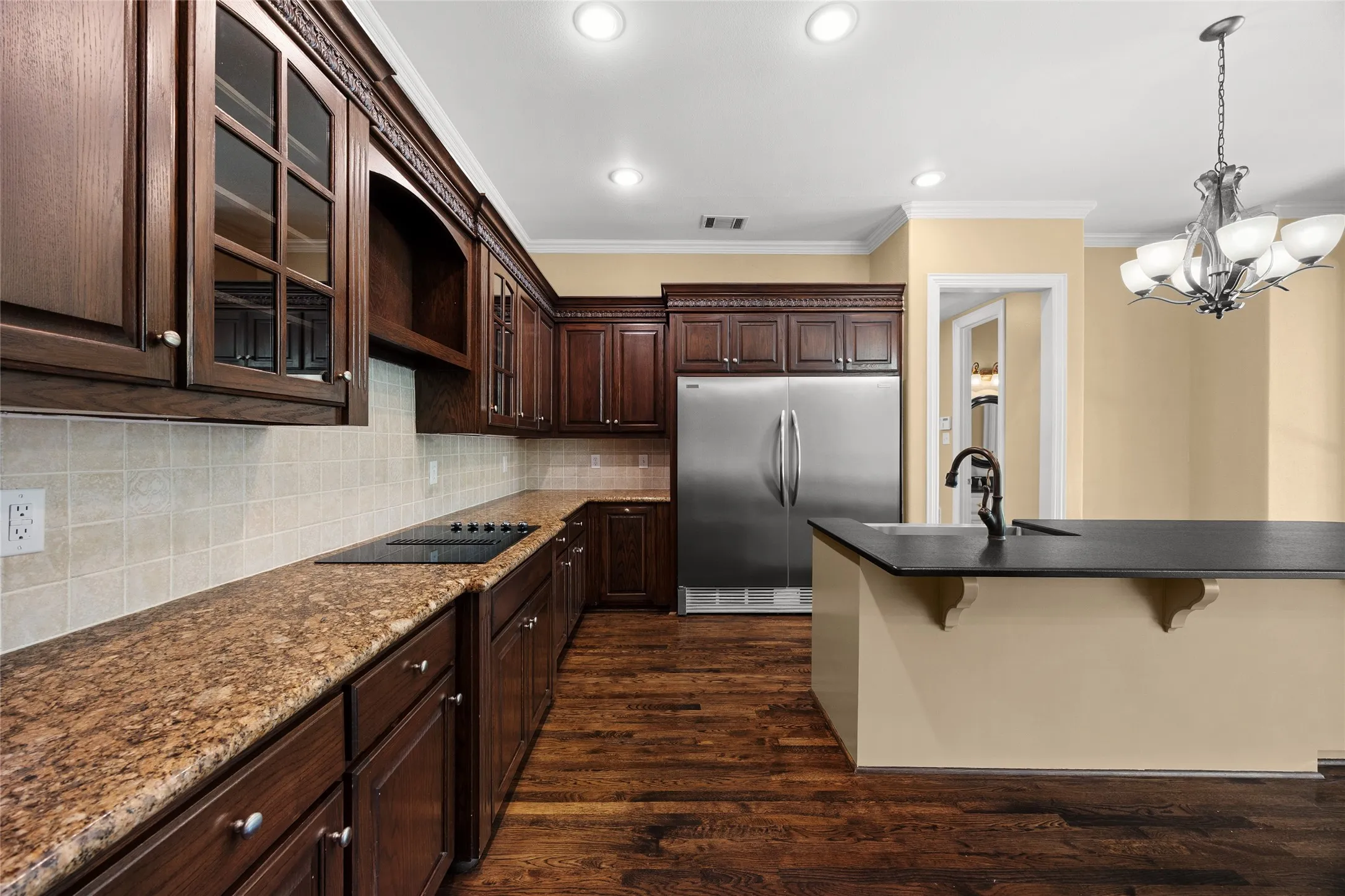 Single Family Residence For Sale in Rockwall County , 2409 Legend Drive, Heath, Texas 75032, 5 Bedroom, 5 Bathroom, 3 Garage spaces, 3,788 Sqft, built in 1999, mls#21359047, Real Estate Agent in Heath, Homes For Sale in Rockwall county, Homes For Sale in Heath, Realtor in Heath Texas, Real Estate Brokerage Independent Realty Texas, Luminita Cordes Realtor