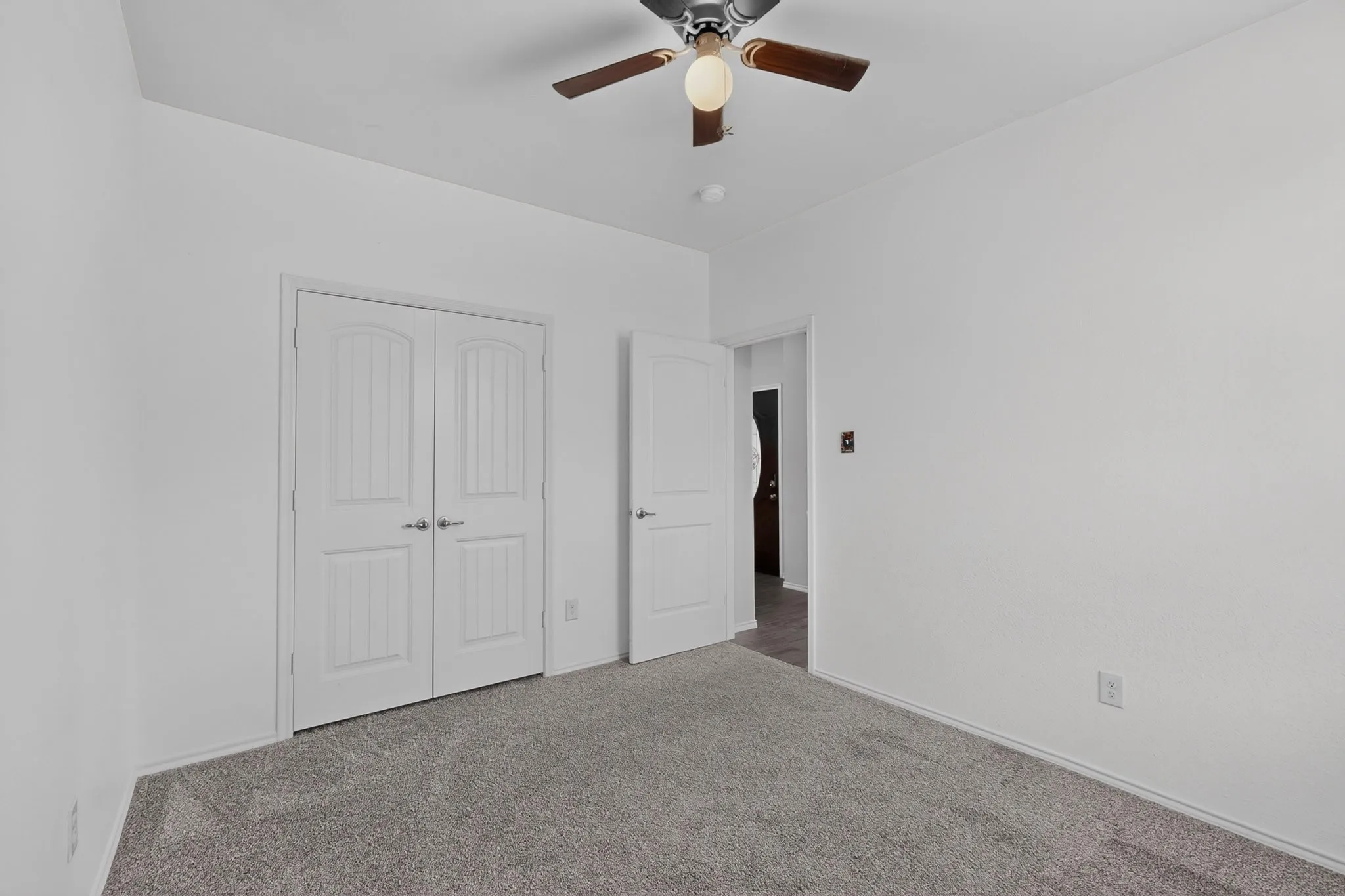 Single Family Residence For Sale in Grayson County , 410 Dartmouth Drive, Van Alstyne, Texas 75496, 4 Bedroom, 3 Bathroom, 2 Garage spaces, 2,640 Sqft, built in 2015, mls#21359191, Real Estate Agent in Van Alstyne, Homes For Sale in Grayson county, Homes For Sale in Van Alstyne, Realtor in Van Alstyne Texas, Real Estate Brokerage Independent Realty Texas, Luminita Cordes Realtor