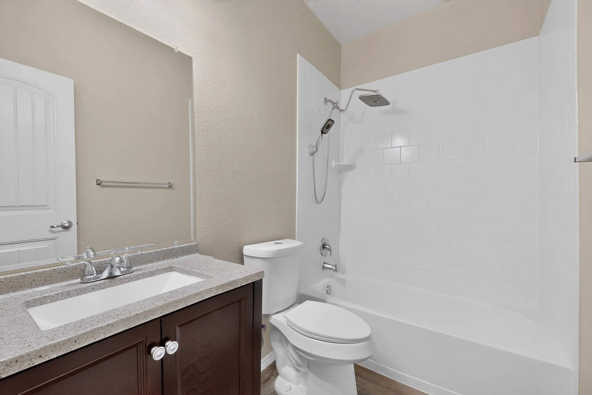 Single Family Residence For Sale in Grayson County , 410 Dartmouth Drive, Van Alstyne, Texas 75496, 4 Bedroom, 3 Bathroom, 2 Garage spaces, 2,640 Sqft, built in 2015, mls#21359191, Real Estate Agent in Van Alstyne, Homes For Sale in Grayson county, Homes For Sale in Van Alstyne, Realtor in Van Alstyne Texas, Real Estate Brokerage Independent Realty Texas, Luminita Cordes Realtor