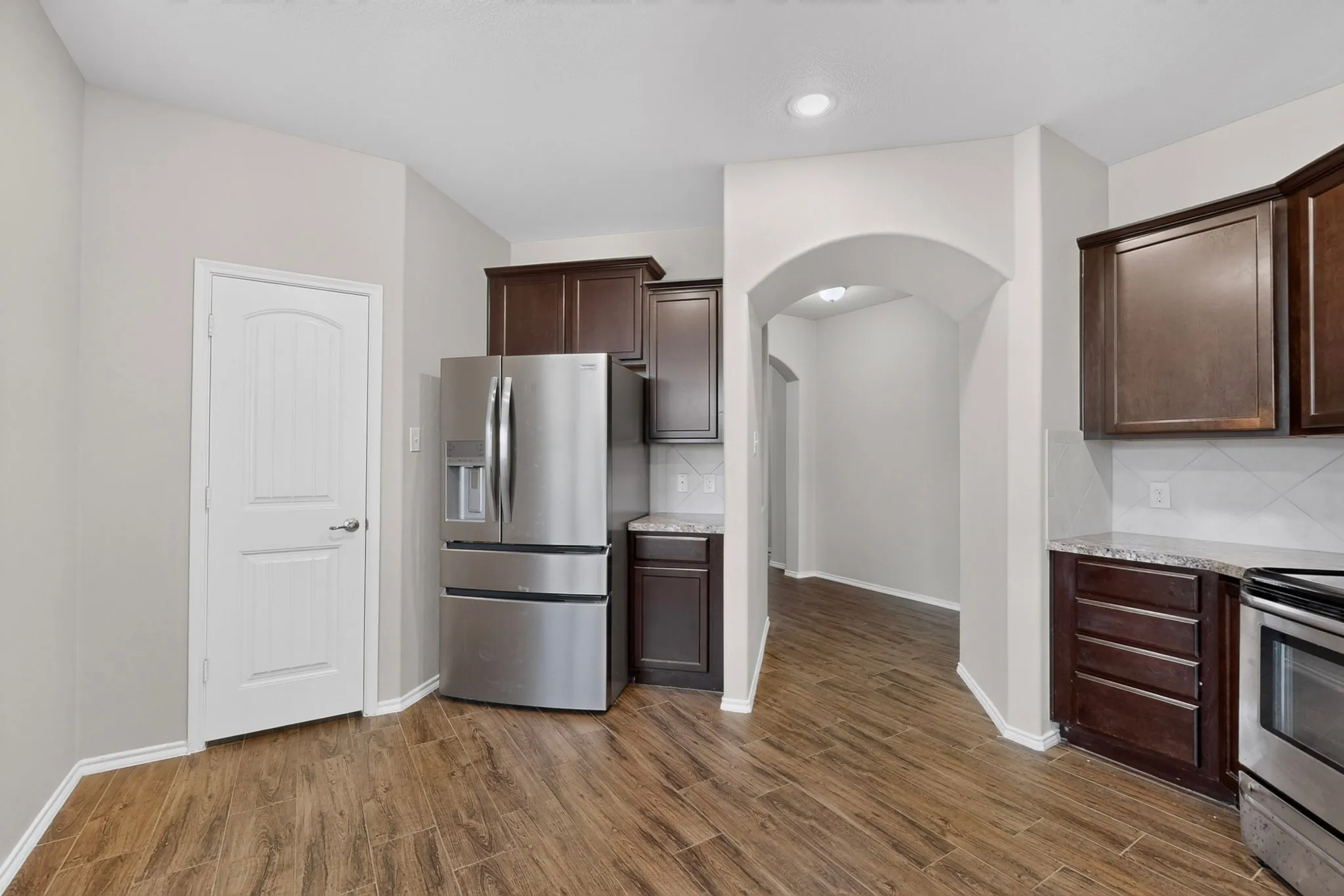 Single Family Residence For Sale in Grayson County , 410 Dartmouth Drive, Van Alstyne, Texas 75496, 4 Bedroom, 3 Bathroom, 2 Garage spaces, 2,640 Sqft, built in 2015, mls#21359191, Real Estate Agent in Van Alstyne, Homes For Sale in Grayson county, Homes For Sale in Van Alstyne, Realtor in Van Alstyne Texas, Real Estate Brokerage Independent Realty Texas, Luminita Cordes Realtor