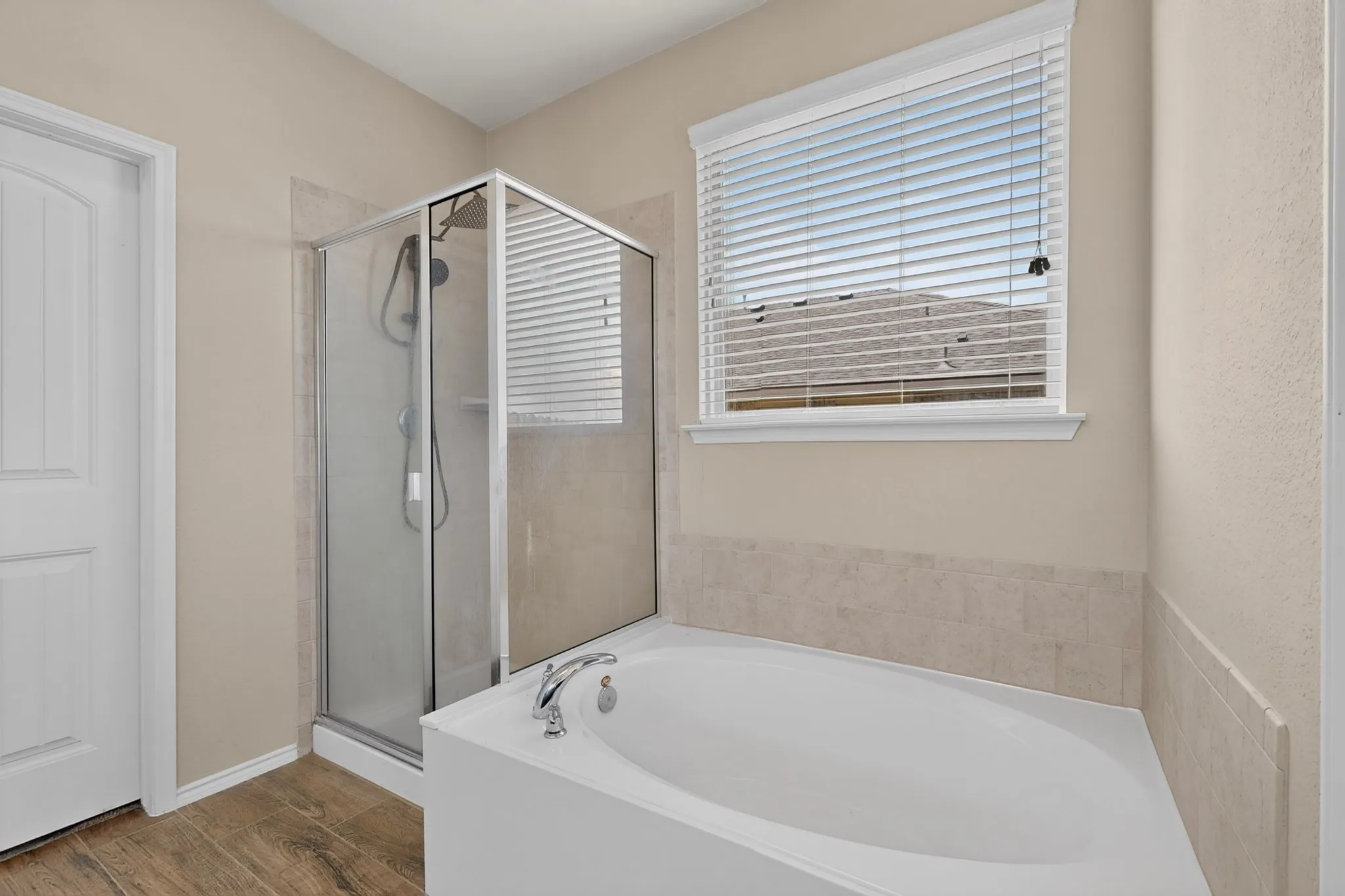 Single Family Residence For Sale in Grayson County , 410 Dartmouth Drive, Van Alstyne, Texas 75496, 4 Bedroom, 3 Bathroom, 2 Garage spaces, 2,640 Sqft, built in 2015, mls#21359191, Real Estate Agent in Van Alstyne, Homes For Sale in Grayson county, Homes For Sale in Van Alstyne, Realtor in Van Alstyne Texas, Real Estate Brokerage Independent Realty Texas, Luminita Cordes Realtor