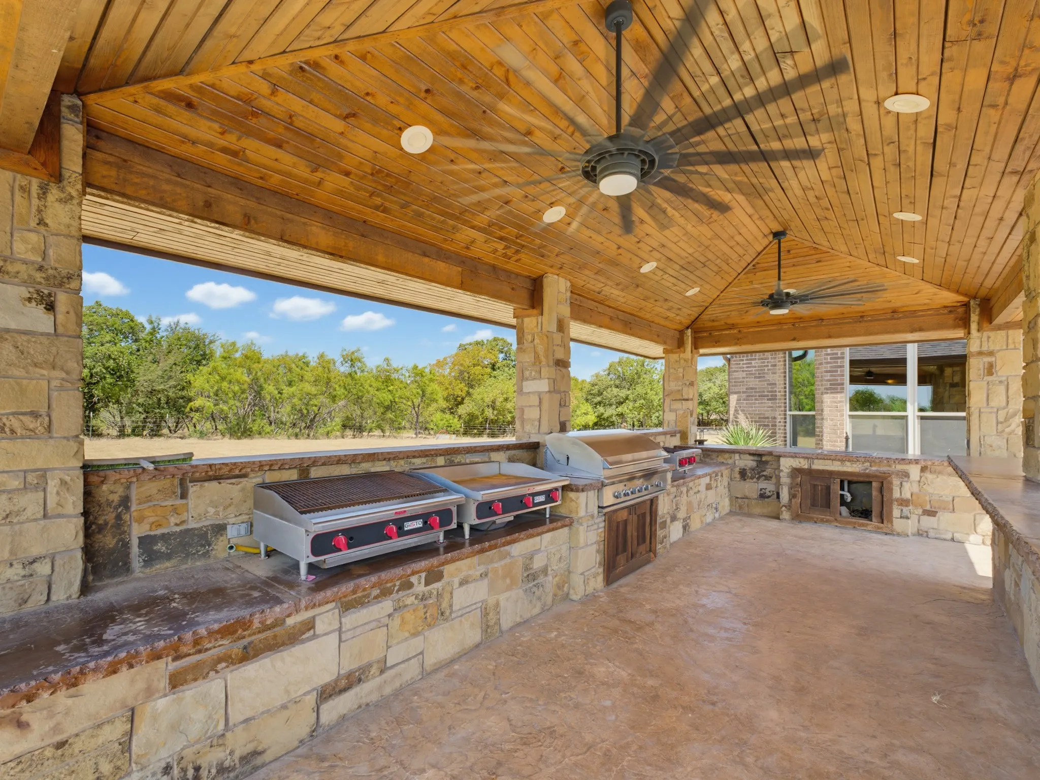 Single Family Residence For Sale in Wise County , 189 Hlavek Road, Decatur, Texas 76234, 6 Bedroom, 6 Bathroom, 10 Garage spaces, 8,074 Sqft, built in 2007, mls#21359680, Real Estate Agent in Decatur, Homes For Sale in Wise county, Homes For Sale in Decatur, Realtor in Decatur Texas, Real Estate Brokerage Independent Realty Texas, Luminita Cordes Realtor