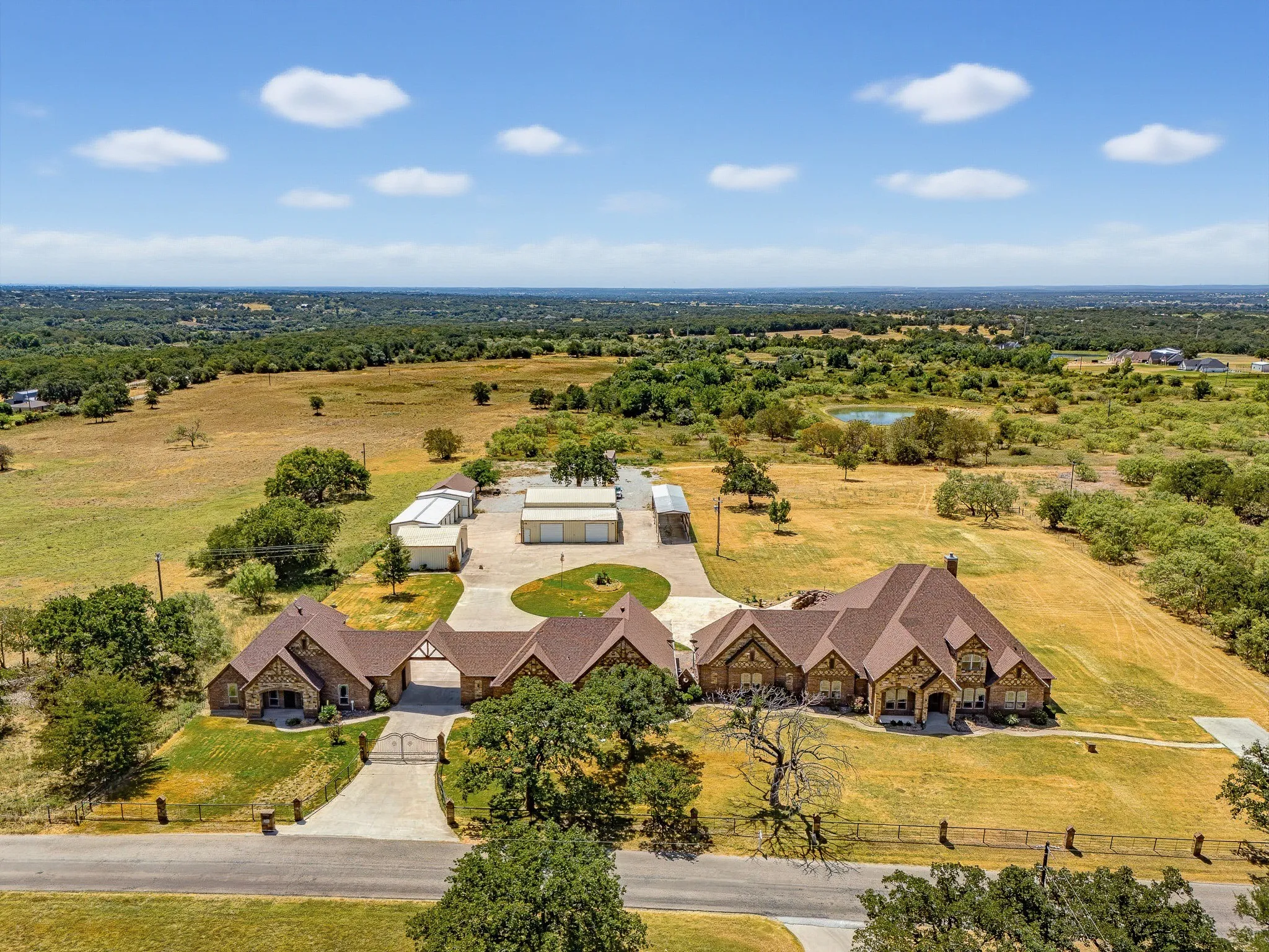 Single Family Residence For Sale in Wise County , 189 Hlavek Road, Decatur, Texas 76234, 6 Bedroom, 6 Bathroom, 10 Garage spaces, 8,074 Sqft, built in 2007, mls#21359680, Real Estate Agent in Decatur, Homes For Sale in Wise county, Homes For Sale in Decatur, Realtor in Decatur Texas, Real Estate Brokerage Independent Realty Texas, Luminita Cordes Realtor