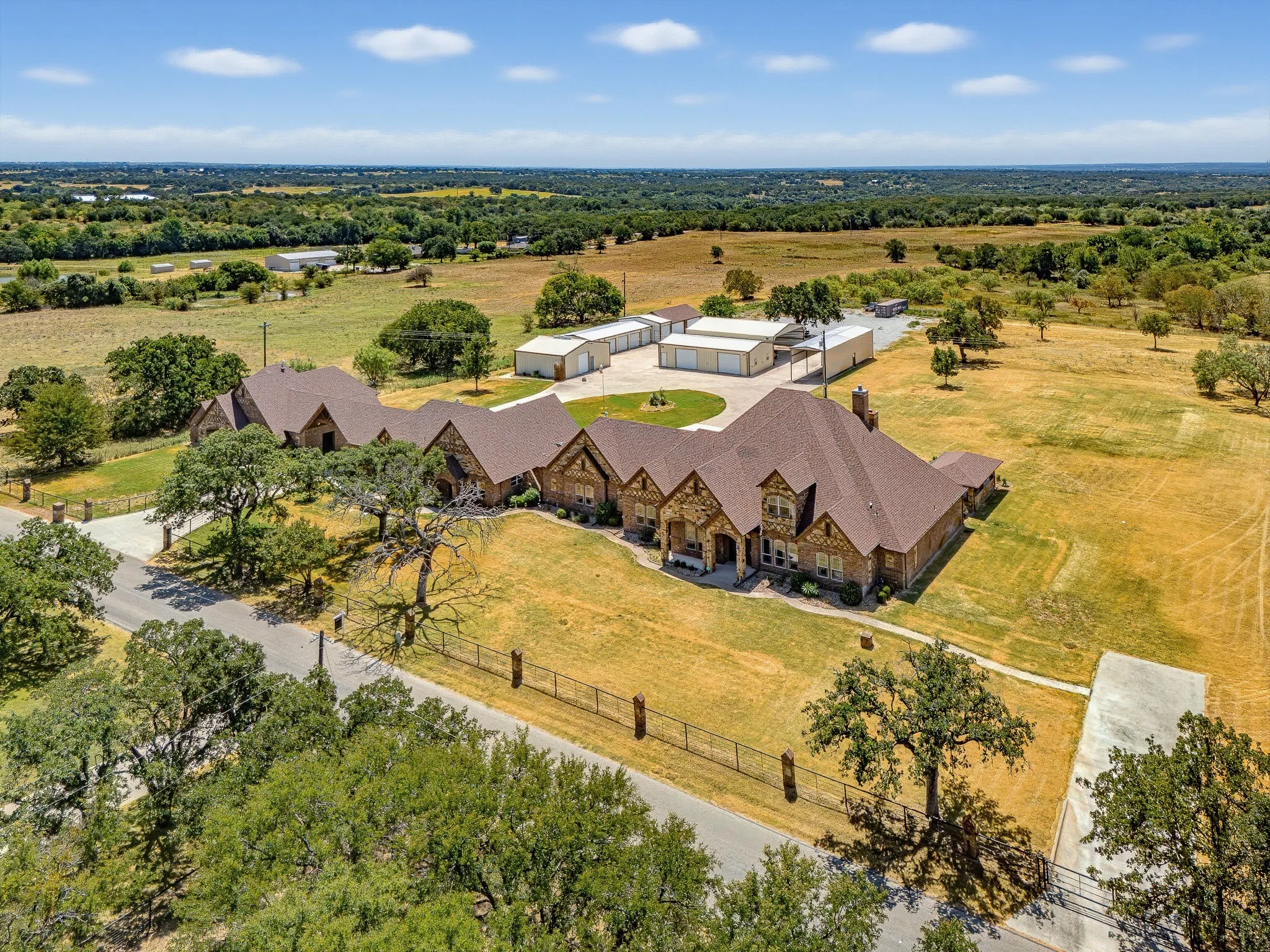 Single Family Residence For Sale in Wise County , 189 Hlavek Road, Decatur, Texas 76234, 6 Bedroom, 6 Bathroom, 10 Garage spaces, 8,074 Sqft, built in 2007, mls#21359680, Real Estate Agent in Decatur, Homes For Sale in Wise county, Homes For Sale in Decatur, Realtor in Decatur Texas, Real Estate Brokerage Independent Realty Texas, Luminita Cordes Realtor