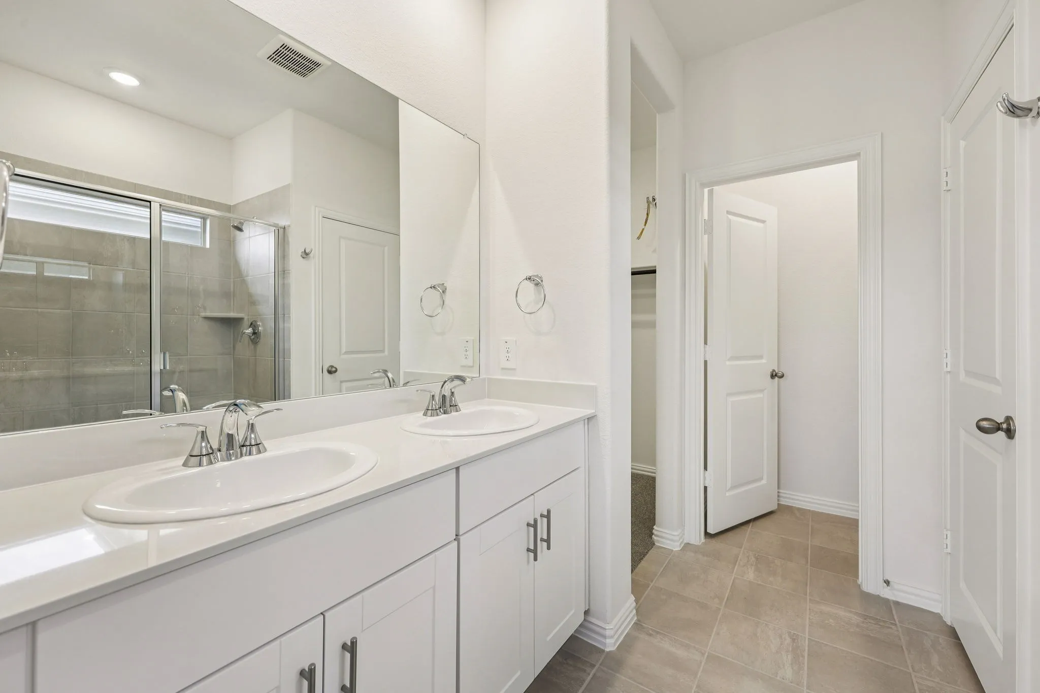 Photo is not of the actual home, but is an inspirational photo of builder’s model home and may depict options, furnishings, and/or decorator features that are not included.