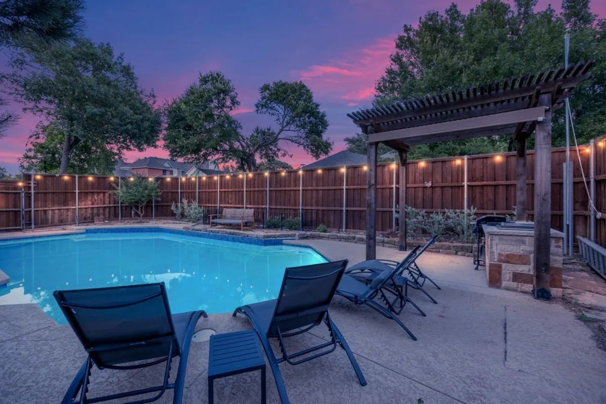 Single Family Residence For Rent in Collin County , 18104 Aramis Lane, Dallas, Texas 75252, 4 Bedroom, 3 Bathroom, 2 Garage spaces, 2,308 Sqft, built in 1981, mls#21359733, Real Estate Agent in Dallas, Homes For Rent in Collin county, Homes For Rent in Dallas, Realtor in Dallas Texas, Real Estate Brokerage Independent Realty Texas, Luminita Cordes Realtor