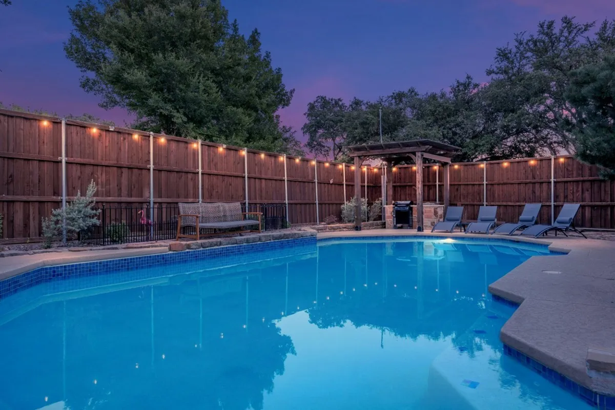 Single Family Residence For Rent in Collin County , 18104 Aramis Lane, Dallas, Texas 75252, 4 Bedroom, 3 Bathroom, 2 Garage spaces, 2,308 Sqft, built in 1981, mls#21359733, Real Estate Agent in Dallas, Homes For Rent in Collin county, Homes For Rent in Dallas, Realtor in Dallas Texas, Real Estate Brokerage Independent Realty Texas, Luminita Cordes Realtor