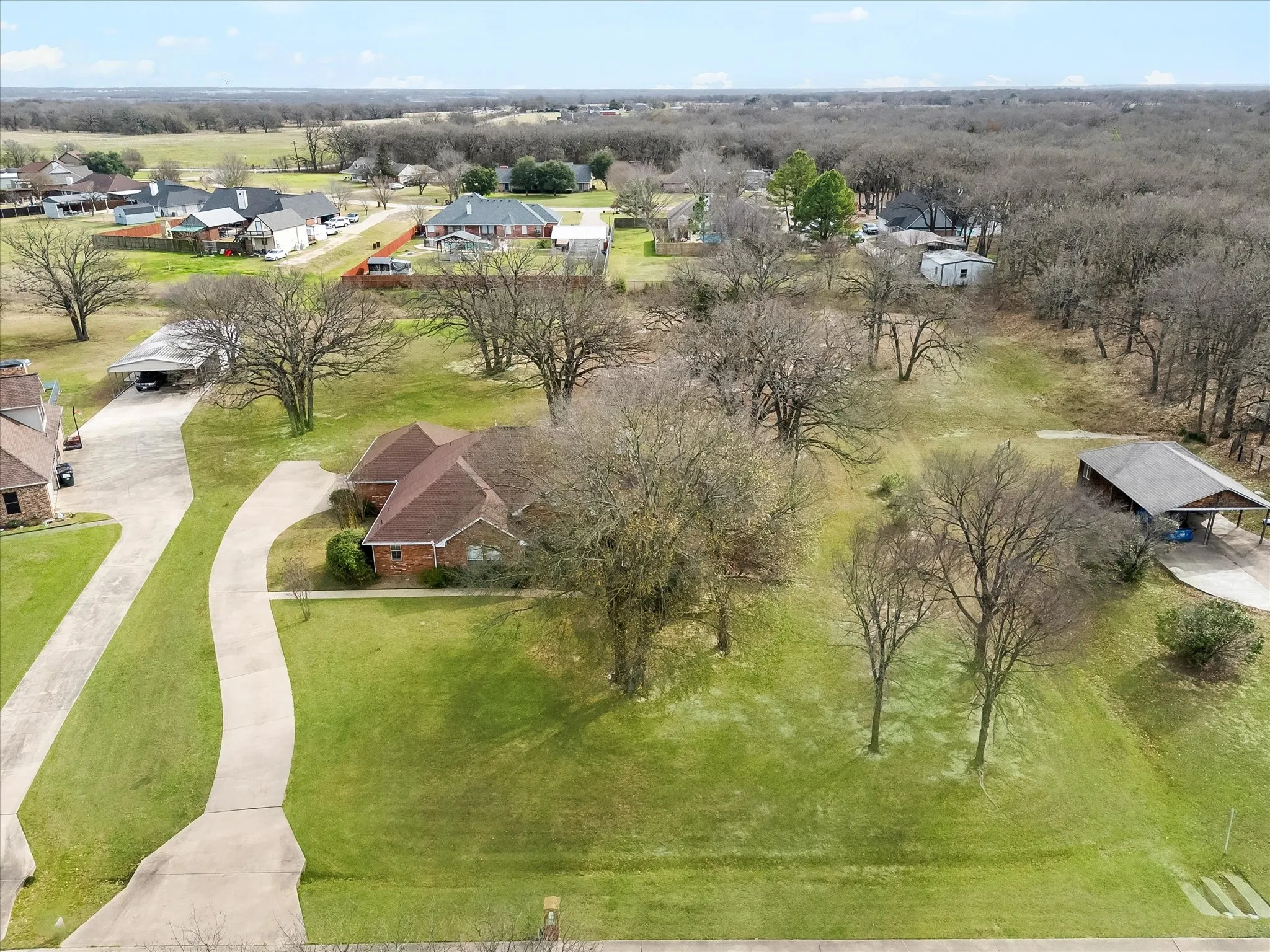 Single Family Residence For Sale in Kaufman County , 1025 Oak Hollow Lane, Combine, Texas 75159, 4 Bedroom, 3 Bathroom, 2 Garage spaces, 2,560 Sqft, built in 2002, mls#21359328, Real Estate Agent in Combine, Homes For Sale in Kaufman county, Homes For Sale in Combine, Realtor in Combine Texas, Real Estate Brokerage Independent Realty Texas, Luminita Cordes Realtor
