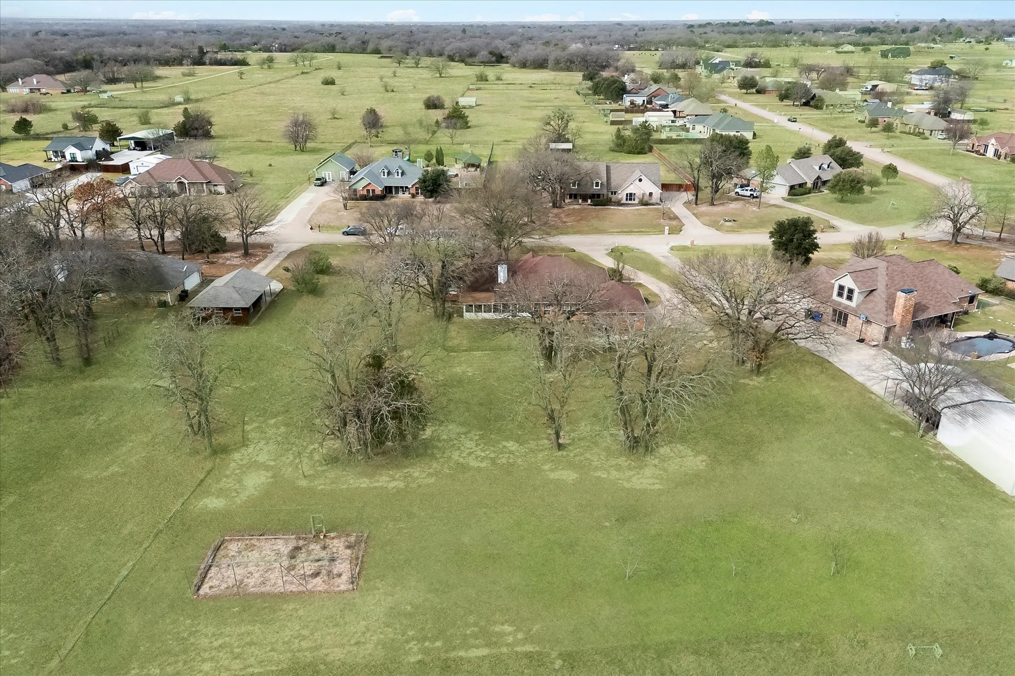 Single Family Residence For Sale in Kaufman County , 1025 Oak Hollow Lane, Combine, Texas 75159, 4 Bedroom, 3 Bathroom, 2 Garage spaces, 2,560 Sqft, built in 2002, mls#21359328, Real Estate Agent in Combine, Homes For Sale in Kaufman county, Homes For Sale in Combine, Realtor in Combine Texas, Real Estate Brokerage Independent Realty Texas, Luminita Cordes Realtor