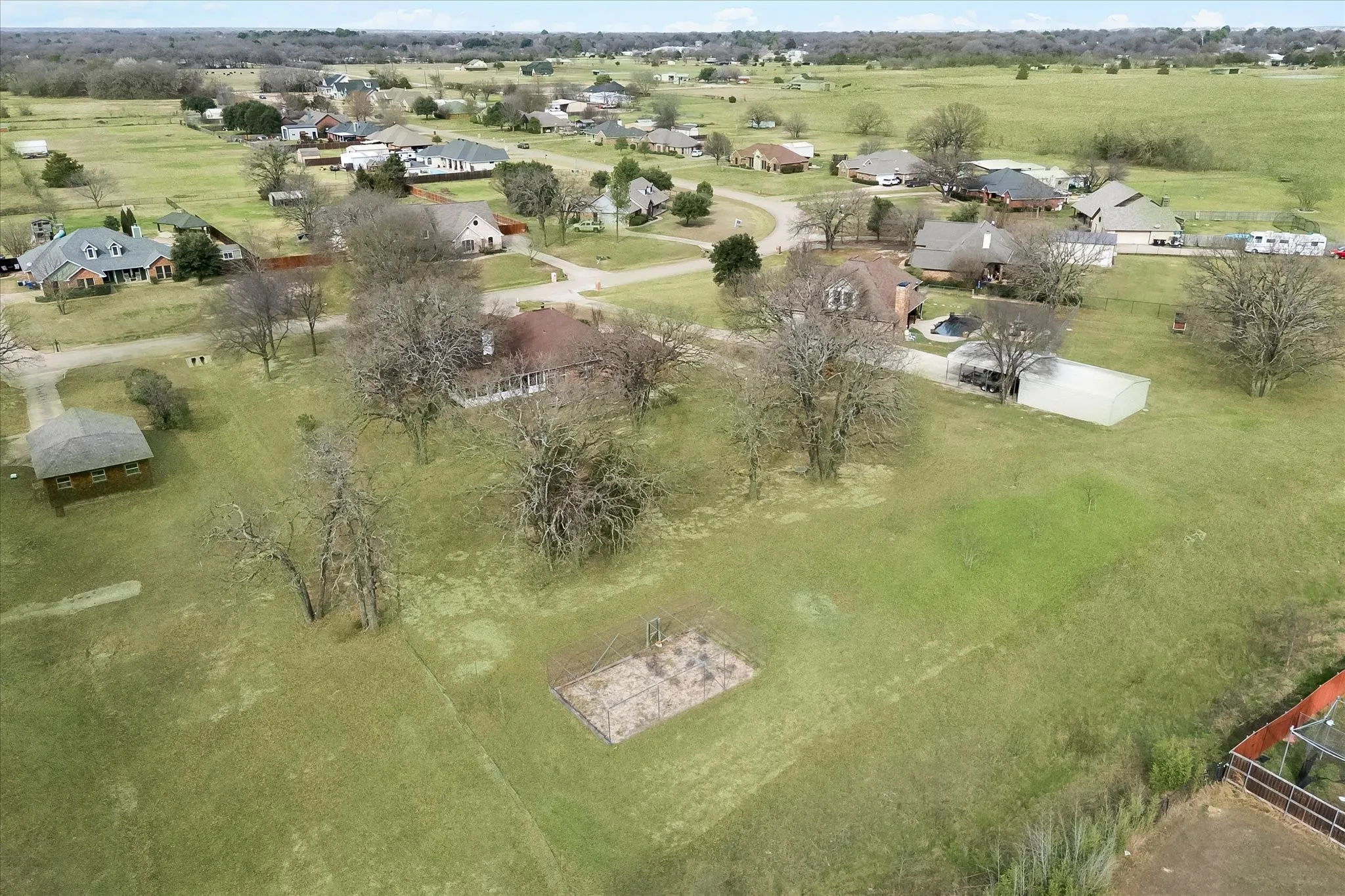 Single Family Residence For Sale in Kaufman County , 1025 Oak Hollow Lane, Combine, Texas 75159, 4 Bedroom, 3 Bathroom, 2 Garage spaces, 2,560 Sqft, built in 2002, mls#21359328, Real Estate Agent in Combine, Homes For Sale in Kaufman county, Homes For Sale in Combine, Realtor in Combine Texas, Real Estate Brokerage Independent Realty Texas, Luminita Cordes Realtor