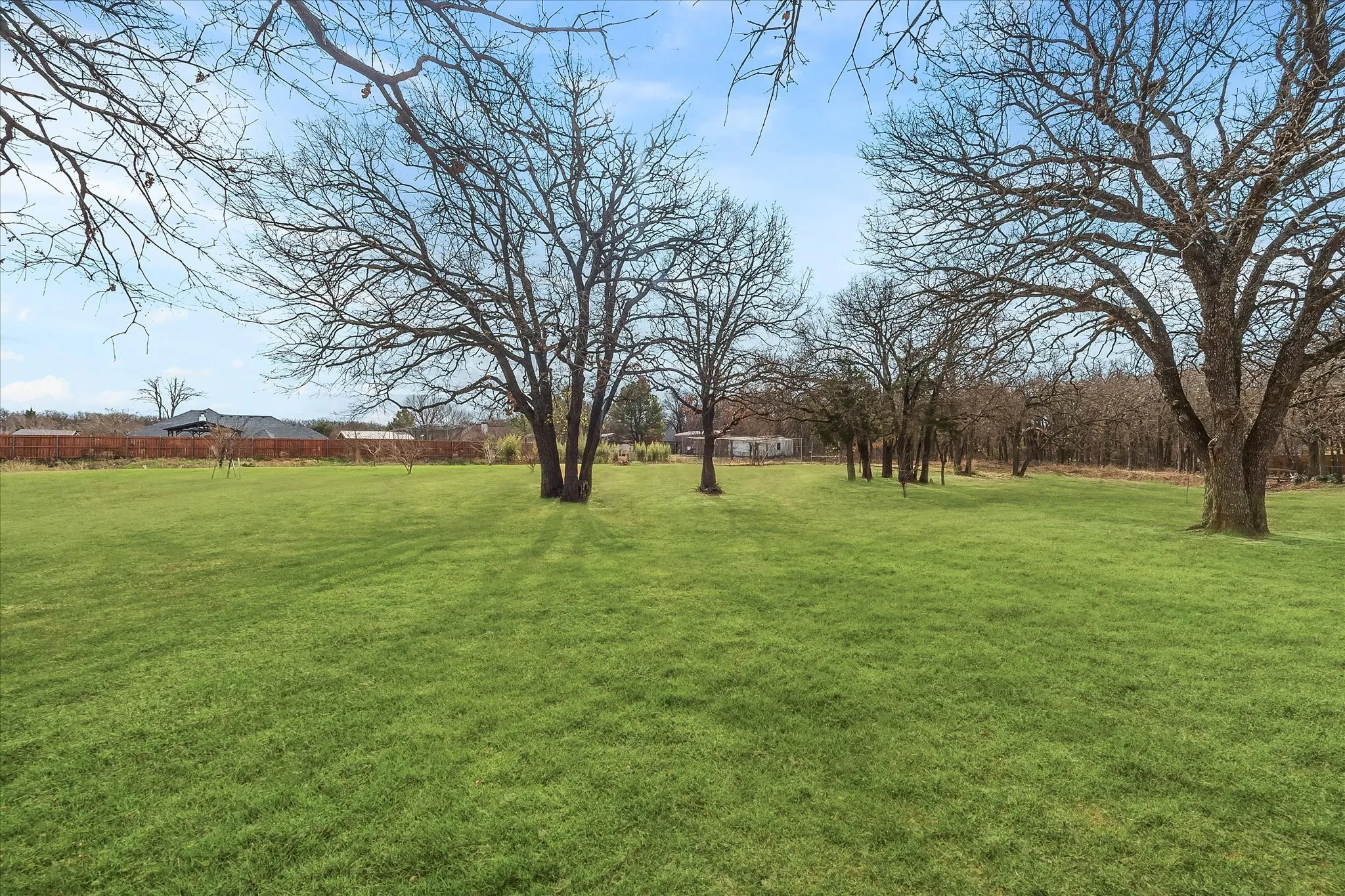 Single Family Residence For Sale in Kaufman County , 1025 Oak Hollow Lane, Combine, Texas 75159, 4 Bedroom, 3 Bathroom, 2 Garage spaces, 2,560 Sqft, built in 2002, mls#21359328, Real Estate Agent in Combine, Homes For Sale in Kaufman county, Homes For Sale in Combine, Realtor in Combine Texas, Real Estate Brokerage Independent Realty Texas, Luminita Cordes Realtor