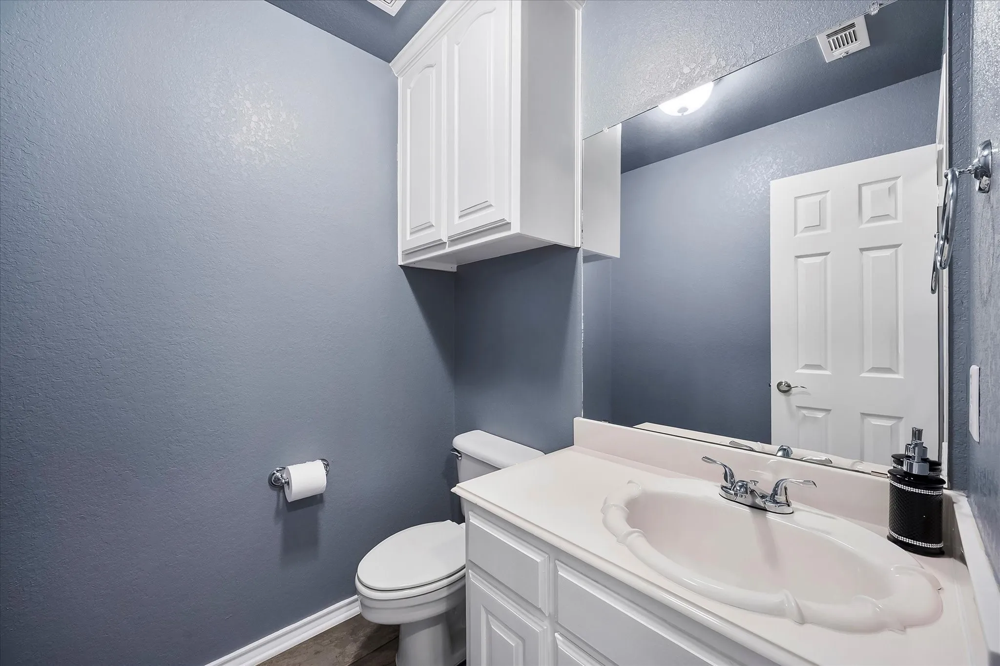 Single Family Residence For Sale in Kaufman County , 1025 Oak Hollow Lane, Combine, Texas 75159, 4 Bedroom, 3 Bathroom, 2 Garage spaces, 2,560 Sqft, built in 2002, mls#21359328, Real Estate Agent in Combine, Homes For Sale in Kaufman county, Homes For Sale in Combine, Realtor in Combine Texas, Real Estate Brokerage Independent Realty Texas, Luminita Cordes Realtor