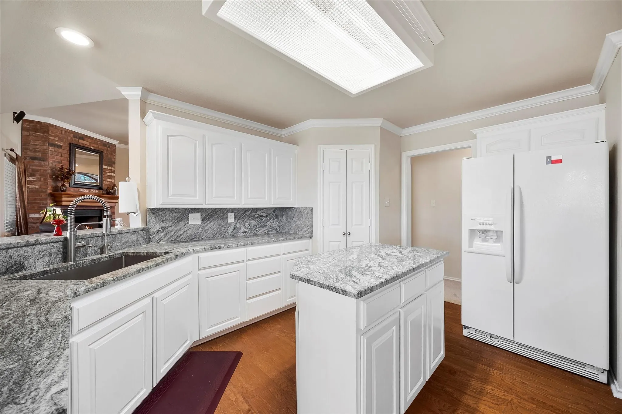 Single Family Residence For Sale in Kaufman County , 1025 Oak Hollow Lane, Combine, Texas 75159, 4 Bedroom, 3 Bathroom, 2 Garage spaces, 2,560 Sqft, built in 2002, mls#21359328, Real Estate Agent in Combine, Homes For Sale in Kaufman county, Homes For Sale in Combine, Realtor in Combine Texas, Real Estate Brokerage Independent Realty Texas, Luminita Cordes Realtor