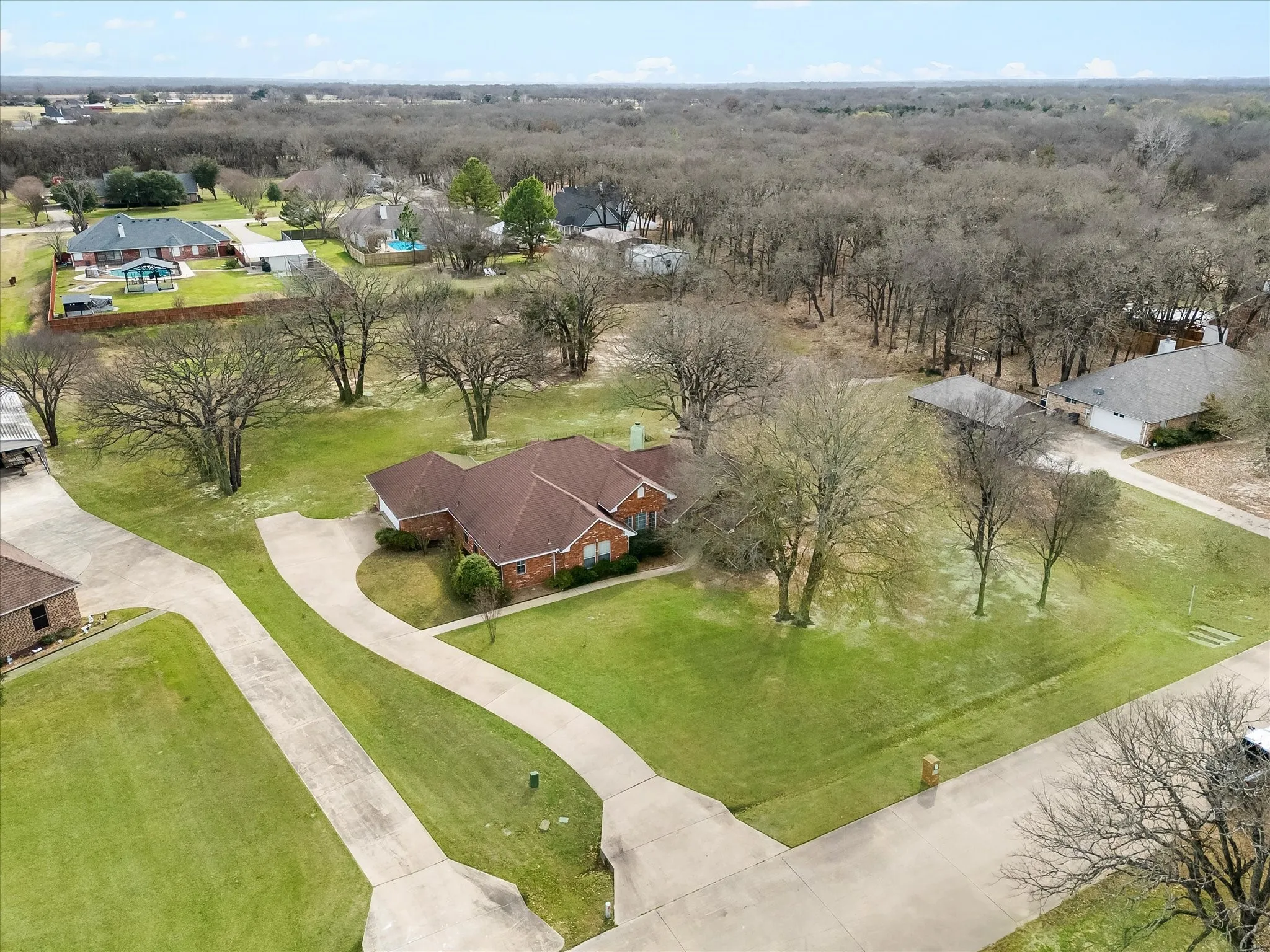Single Family Residence For Sale in Kaufman County , 1025 Oak Hollow Lane, Combine, Texas 75159, 4 Bedroom, 3 Bathroom, 2 Garage spaces, 2,560 Sqft, built in 2002, mls#21359328, Real Estate Agent in Combine, Homes For Sale in Kaufman county, Homes For Sale in Combine, Realtor in Combine Texas, Real Estate Brokerage Independent Realty Texas, Luminita Cordes Realtor