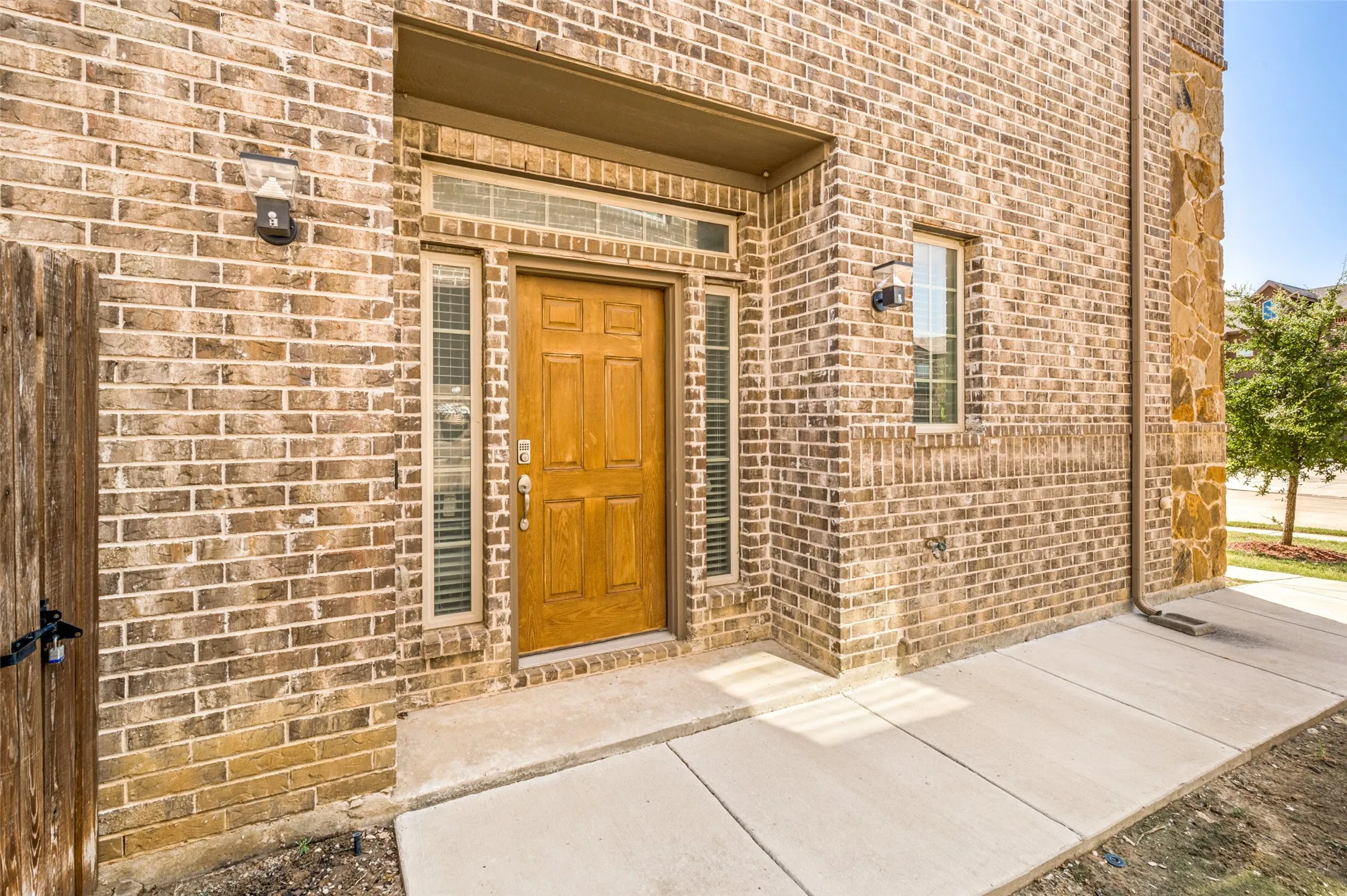 Townhouse For Sale in Dallas County , 4423 Samarth Street, Irving, Texas 75061, 4 Bedroom, 3 Bathroom, 2 Garage spaces, 2,320 Sqft, built in 2017, mls#21357524, Real Estate Agent in Irving, Homes For Sale in Dallas county, Homes For Sale in Irving, Realtor in Irving Texas, Real Estate Brokerage Independent Realty Texas, Luminita Cordes Realtor