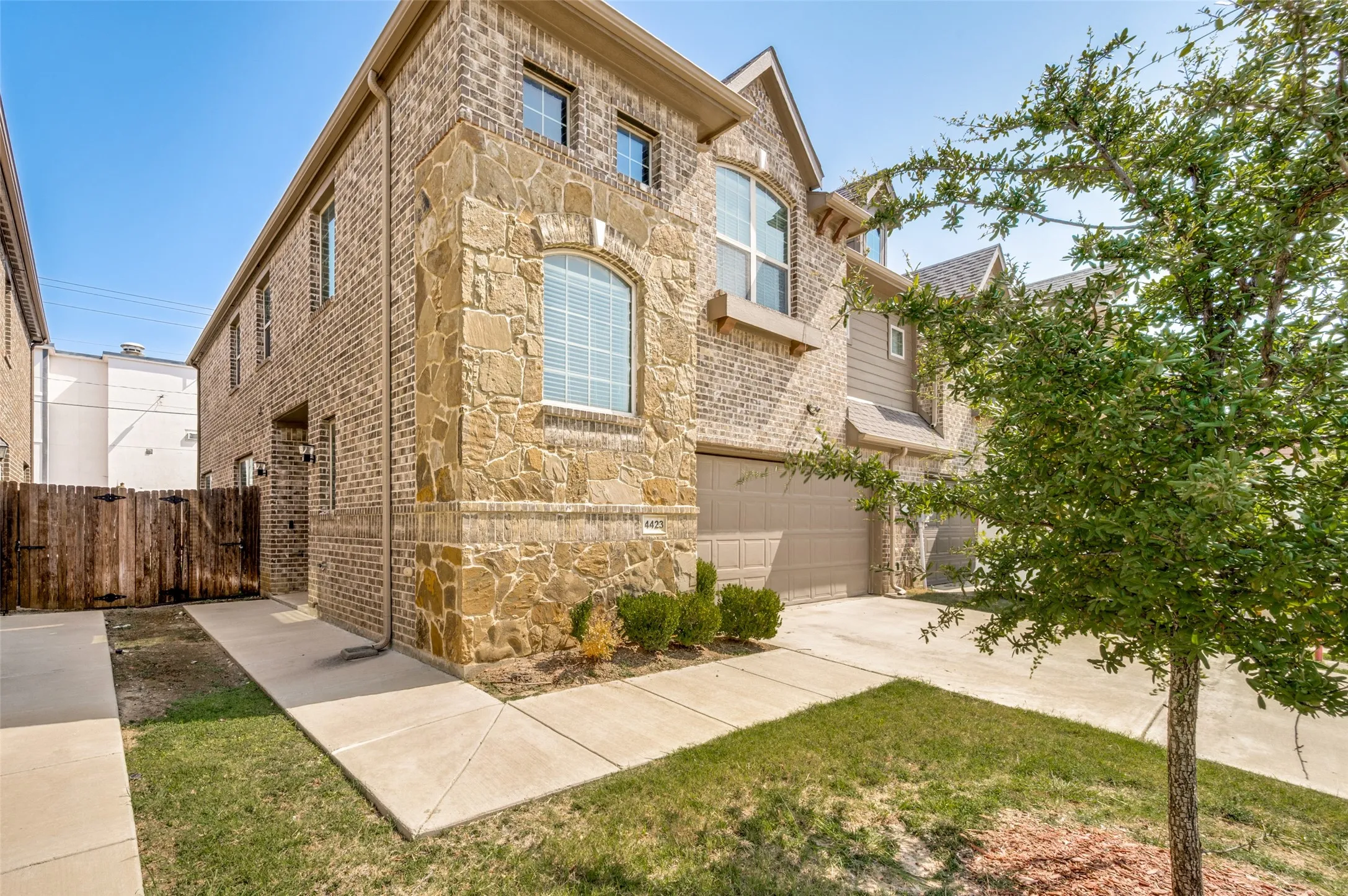 Townhouse For Sale in Dallas County , 4423 Samarth Street, Irving, Texas 75061, 4 Bedroom, 3 Bathroom, 2 Garage spaces, 2,320 Sqft, built in 2017, mls#21357524, Real Estate Agent in Irving, Homes For Sale in Dallas county, Homes For Sale in Irving, Realtor in Irving Texas, Real Estate Brokerage Independent Realty Texas, Luminita Cordes Realtor