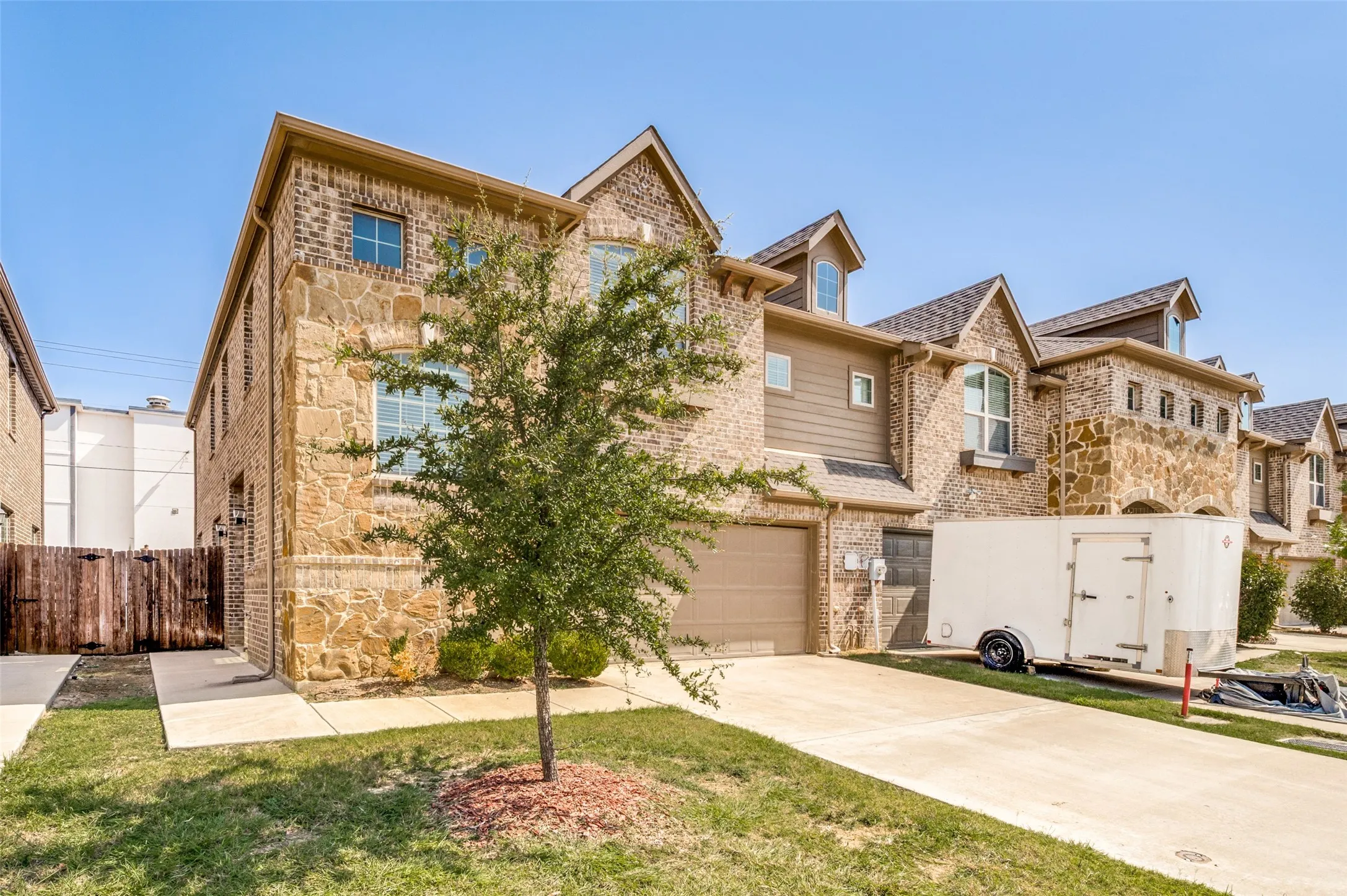 Townhouse For Sale in Dallas County , 4423 Samarth Street, Irving, Texas 75061, 4 Bedroom, 3 Bathroom, 2 Garage spaces, 2,320 Sqft, built in 2017, mls#21357524, Real Estate Agent in Irving, Homes For Sale in Dallas county, Homes For Sale in Irving, Realtor in Irving Texas, Real Estate Brokerage Independent Realty Texas, Luminita Cordes Realtor
