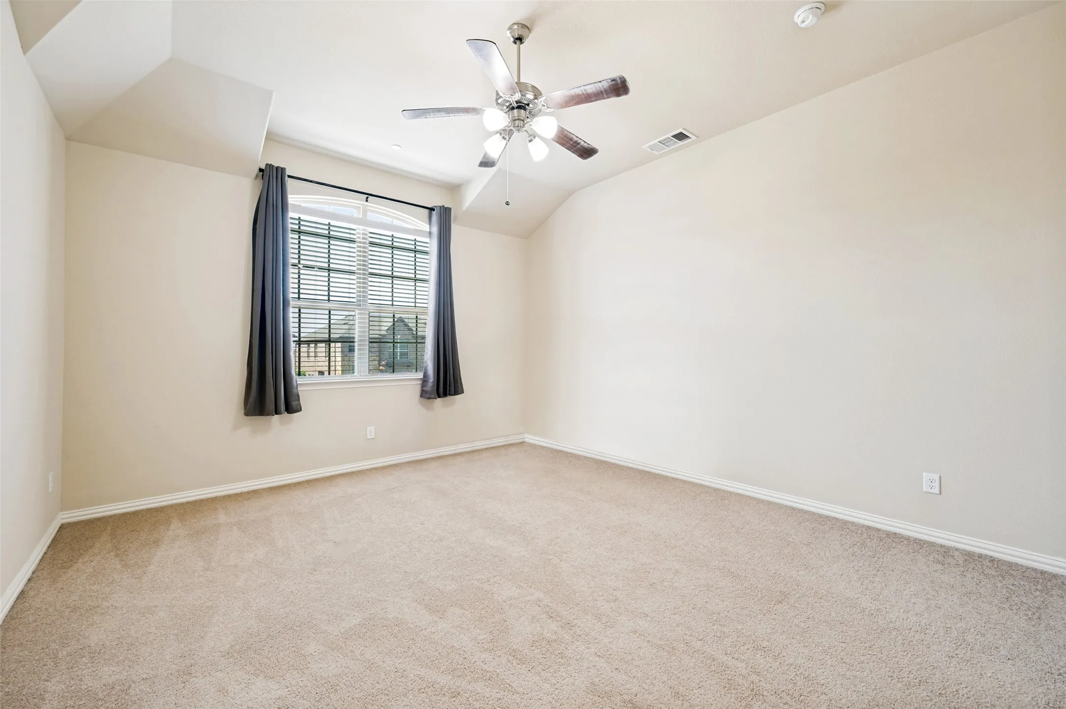Townhouse For Sale in Dallas County , 4423 Samarth Street, Irving, Texas 75061, 4 Bedroom, 3 Bathroom, 2 Garage spaces, 2,320 Sqft, built in 2017, mls#21357524, Real Estate Agent in Irving, Homes For Sale in Dallas county, Homes For Sale in Irving, Realtor in Irving Texas, Real Estate Brokerage Independent Realty Texas, Luminita Cordes Realtor