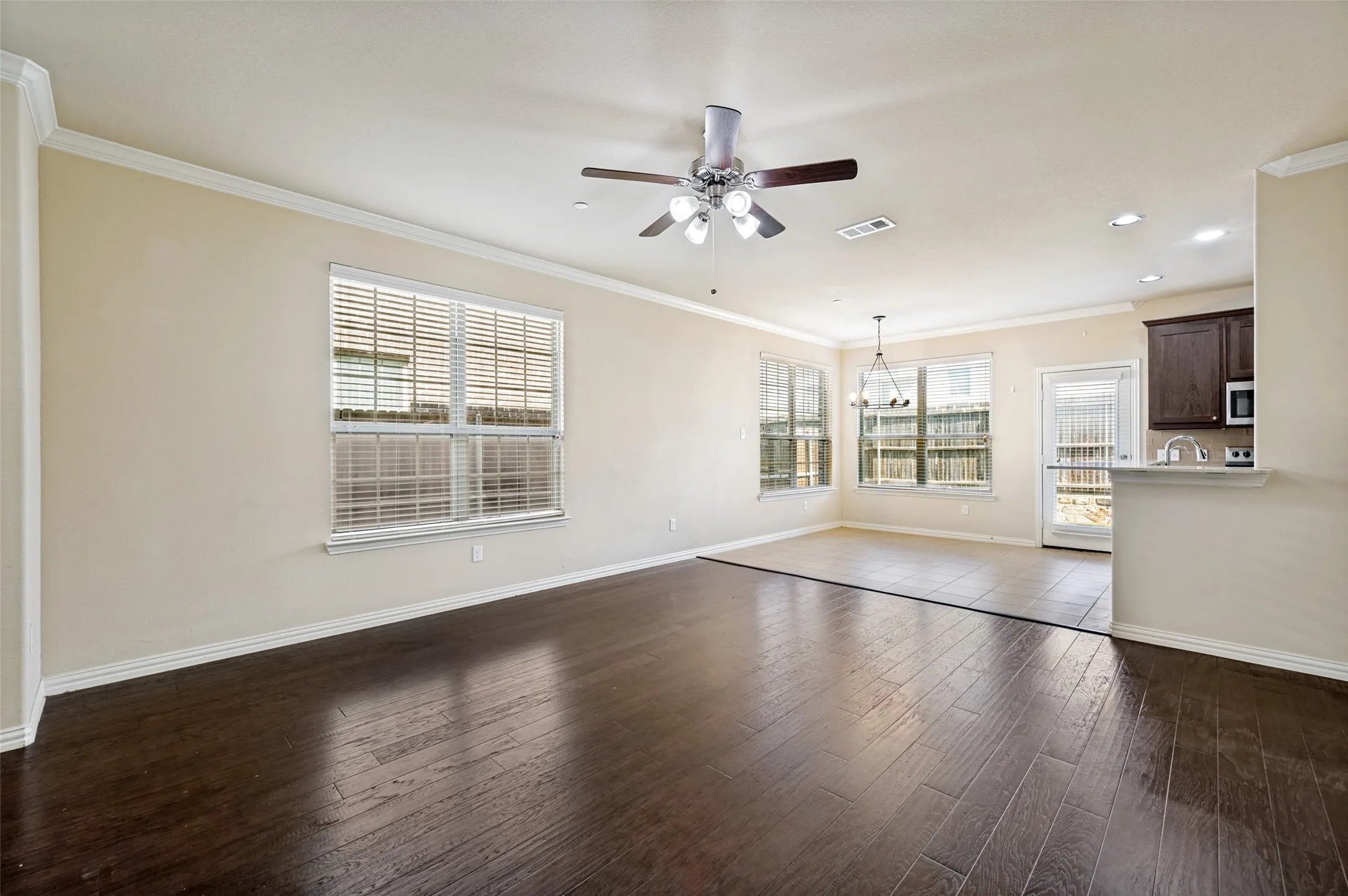 Townhouse For Sale in Dallas County , 4423 Samarth Street, Irving, Texas 75061, 4 Bedroom, 3 Bathroom, 2 Garage spaces, 2,320 Sqft, built in 2017, mls#21357524, Real Estate Agent in Irving, Homes For Sale in Dallas county, Homes For Sale in Irving, Realtor in Irving Texas, Real Estate Brokerage Independent Realty Texas, Luminita Cordes Realtor